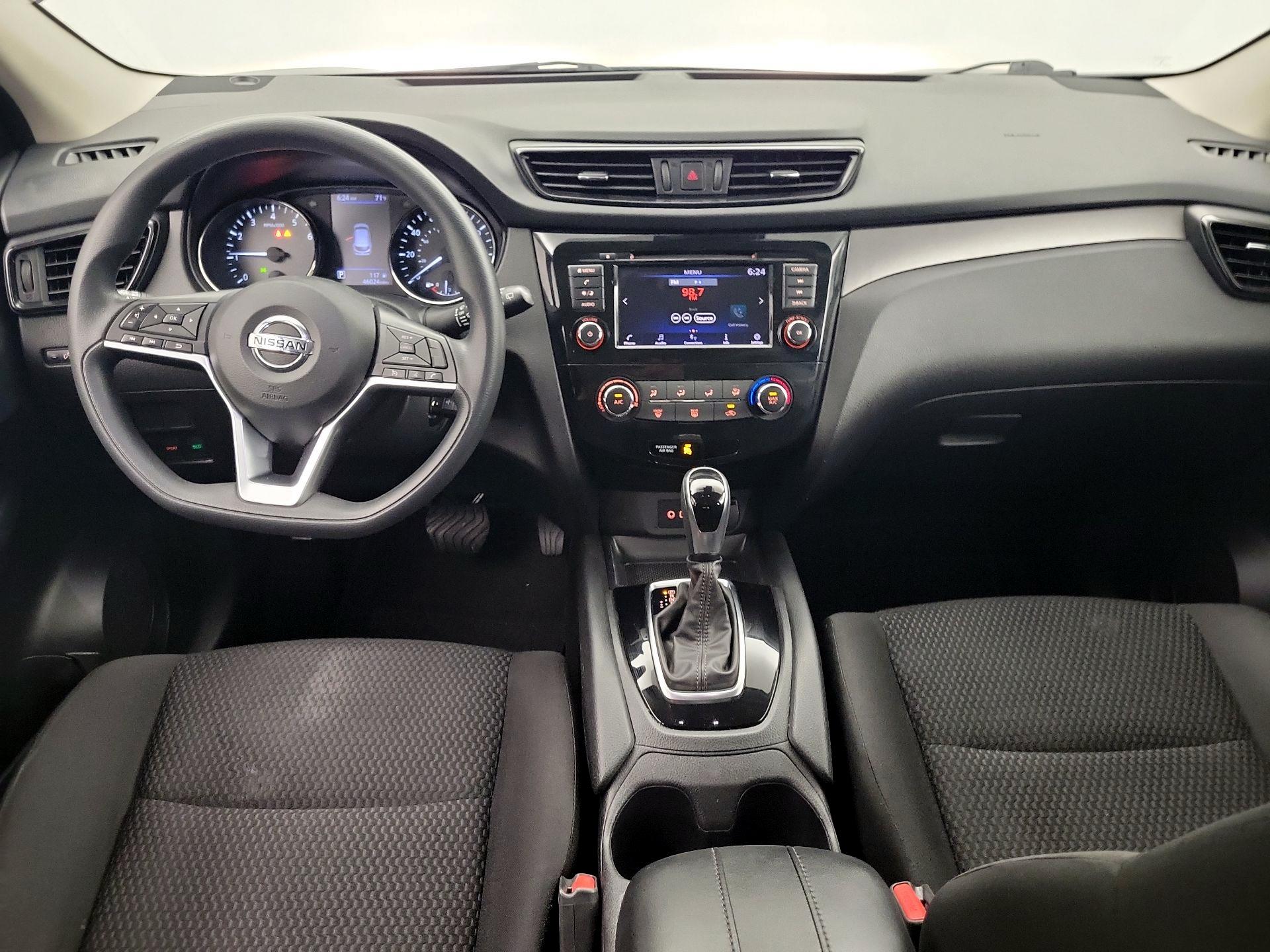 Thumbnail: 2020 Nissan Rogue Sport - 9