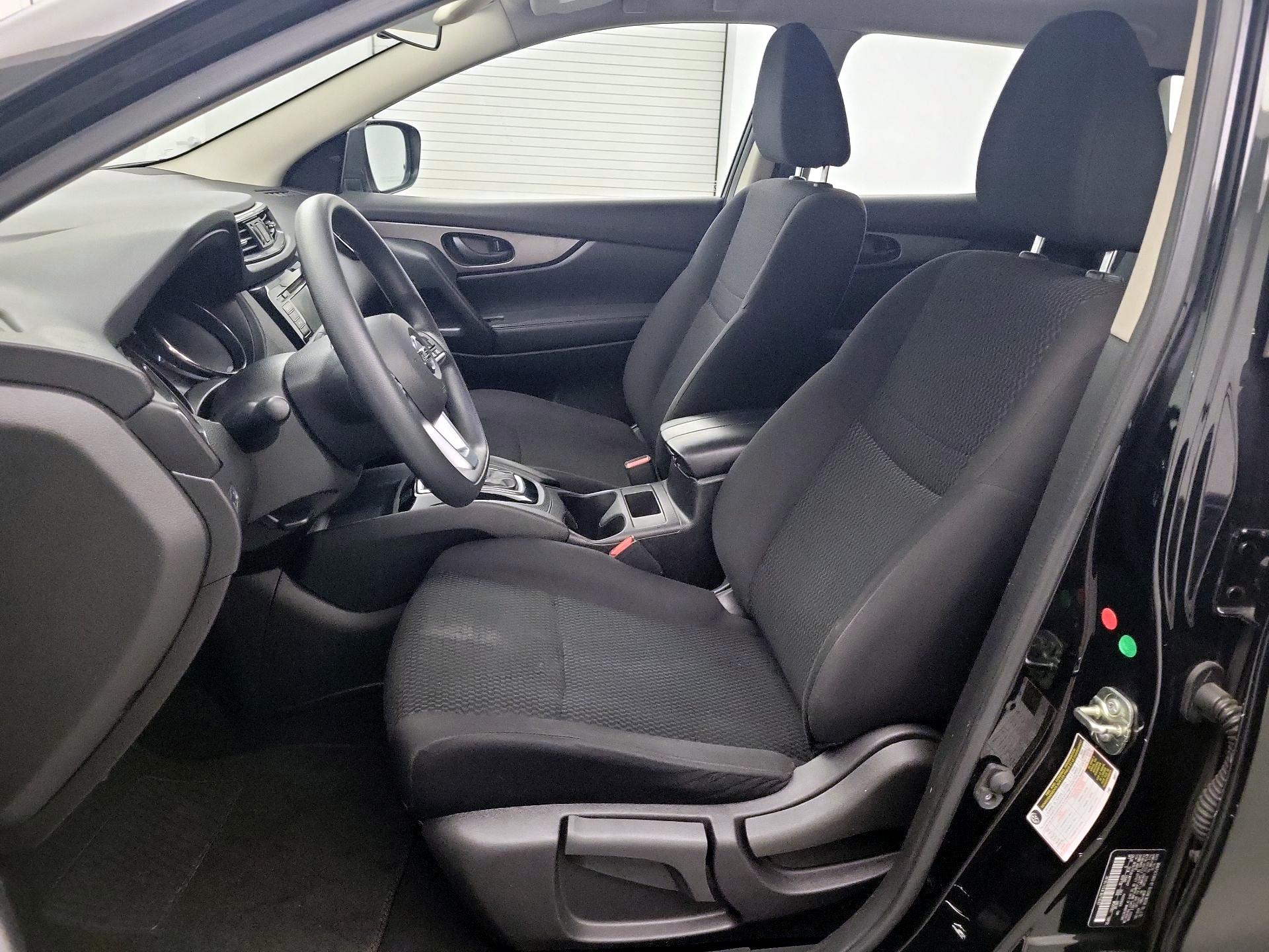 Thumbnail: 2020 Nissan Rogue Sport - 11