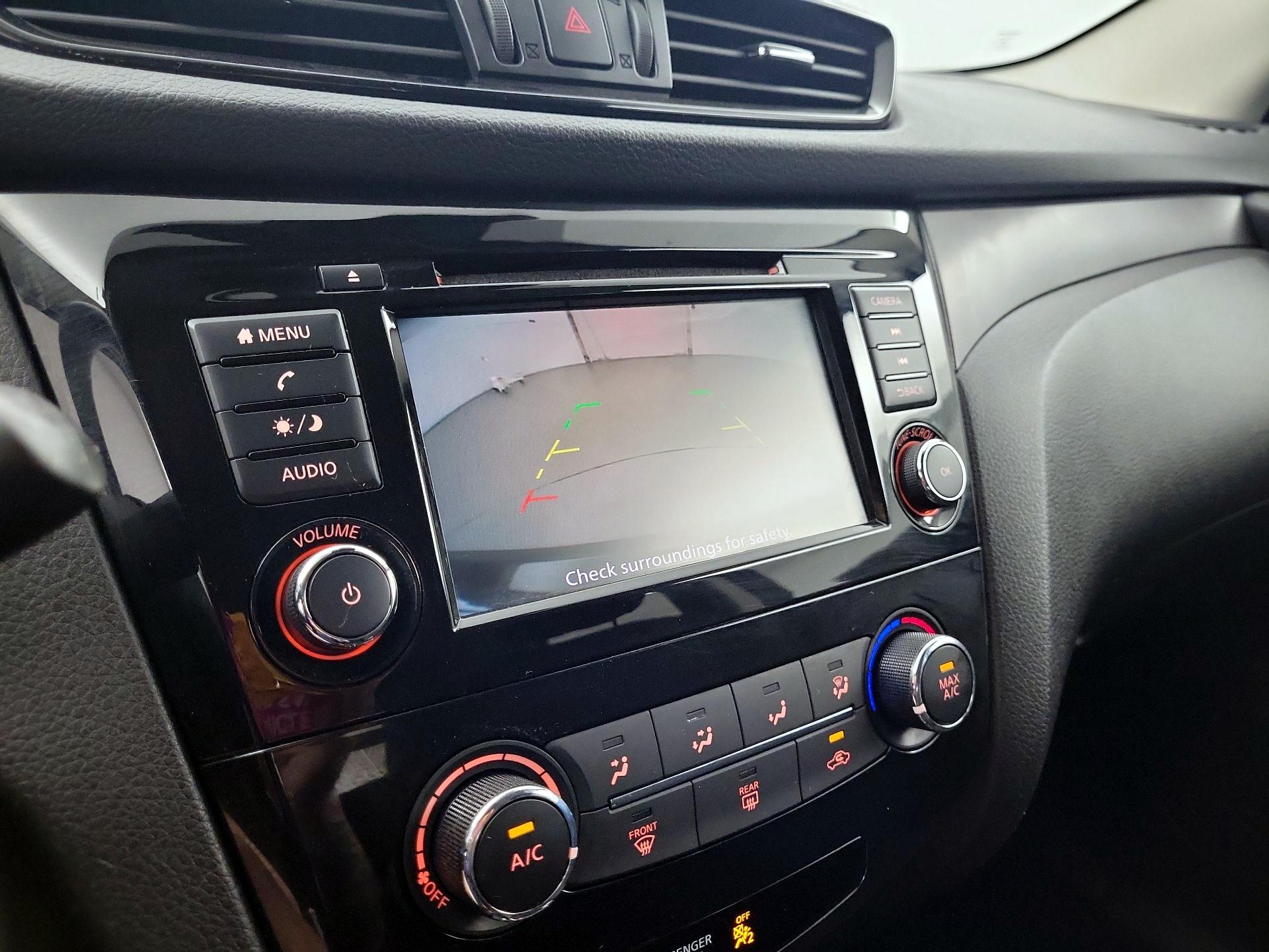 Thumbnail: 2020 Nissan Rogue Sport - 14