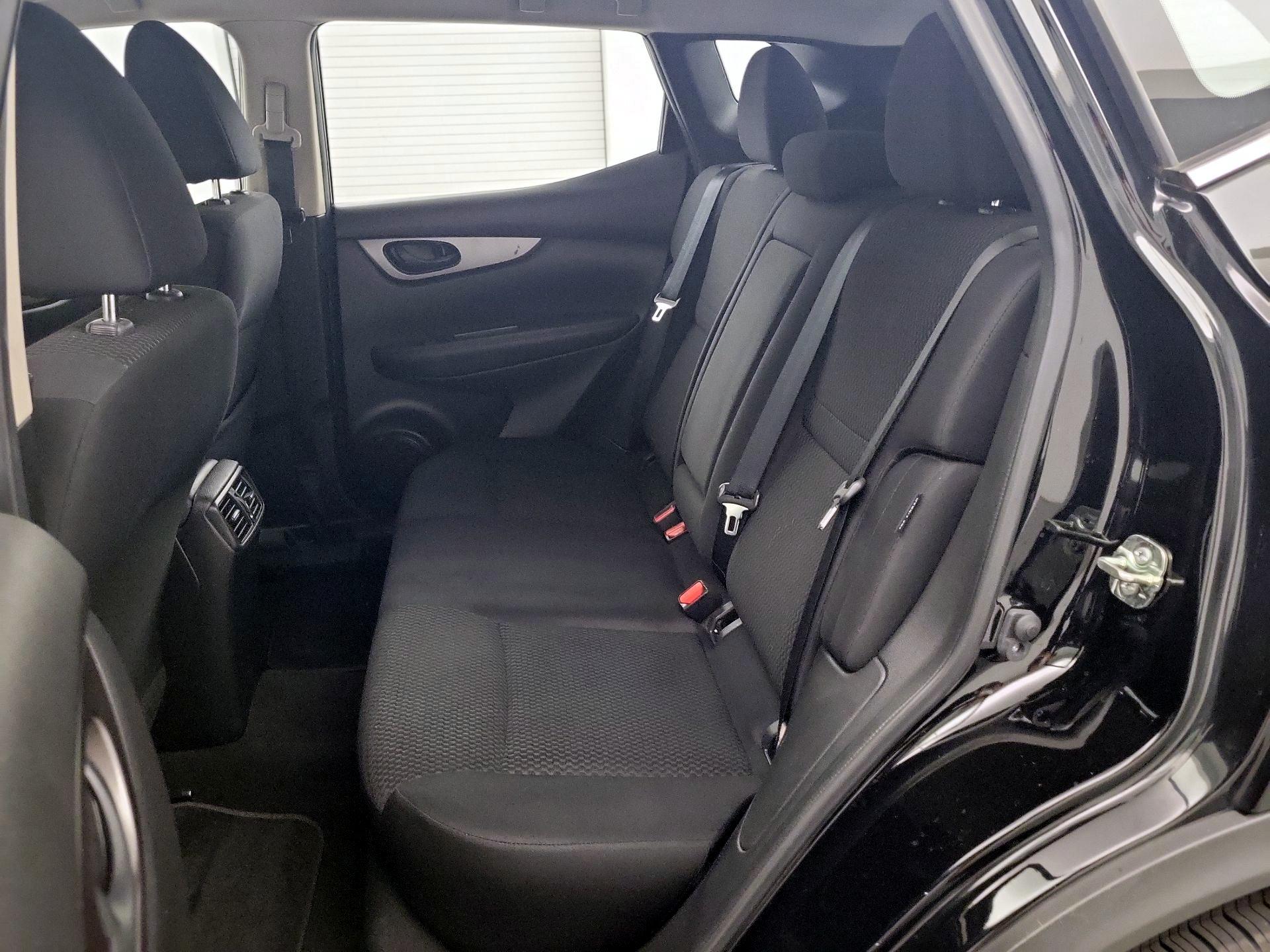Thumbnail: 2020 Nissan Rogue Sport - 19