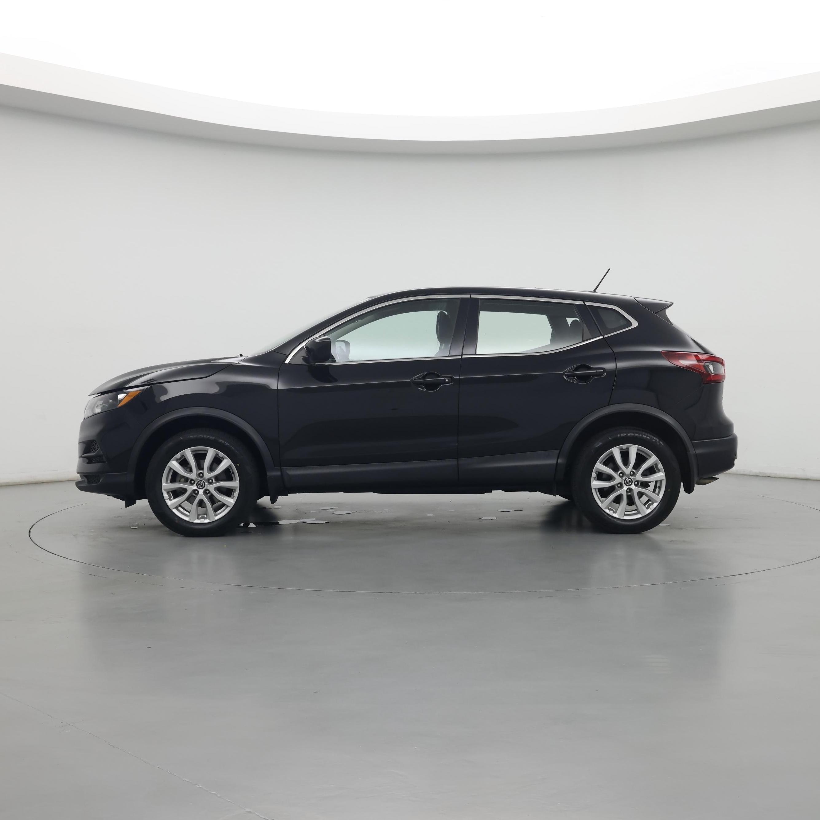 Thumbnail: 2020 Nissan Rogue Sport - 3