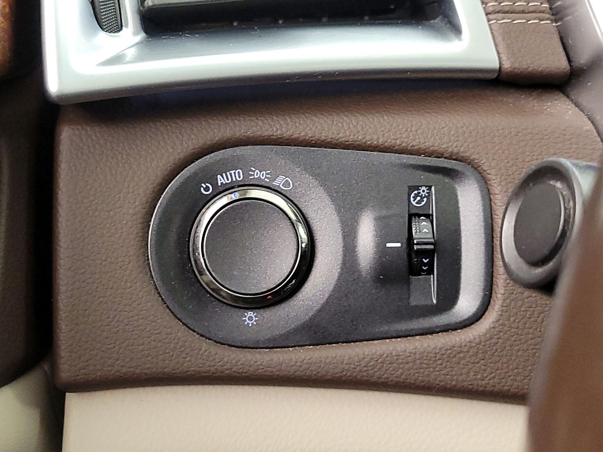 Thumbnail: 2015 Cadillac SRX - 13
