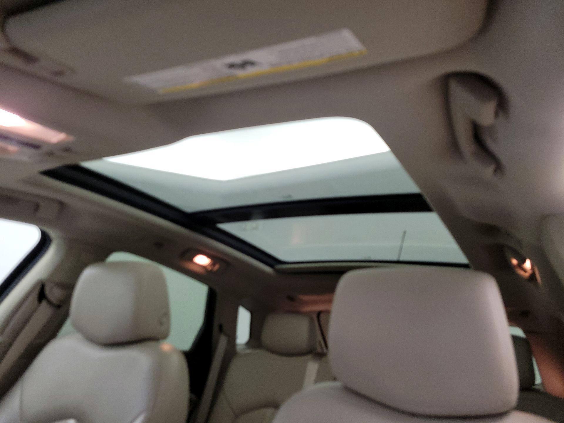 Thumbnail: 2015 Cadillac SRX - 20