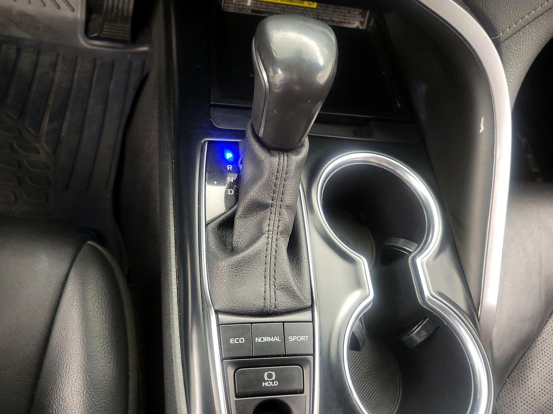 Thumbnail: 2020 Toyota Camry - 17