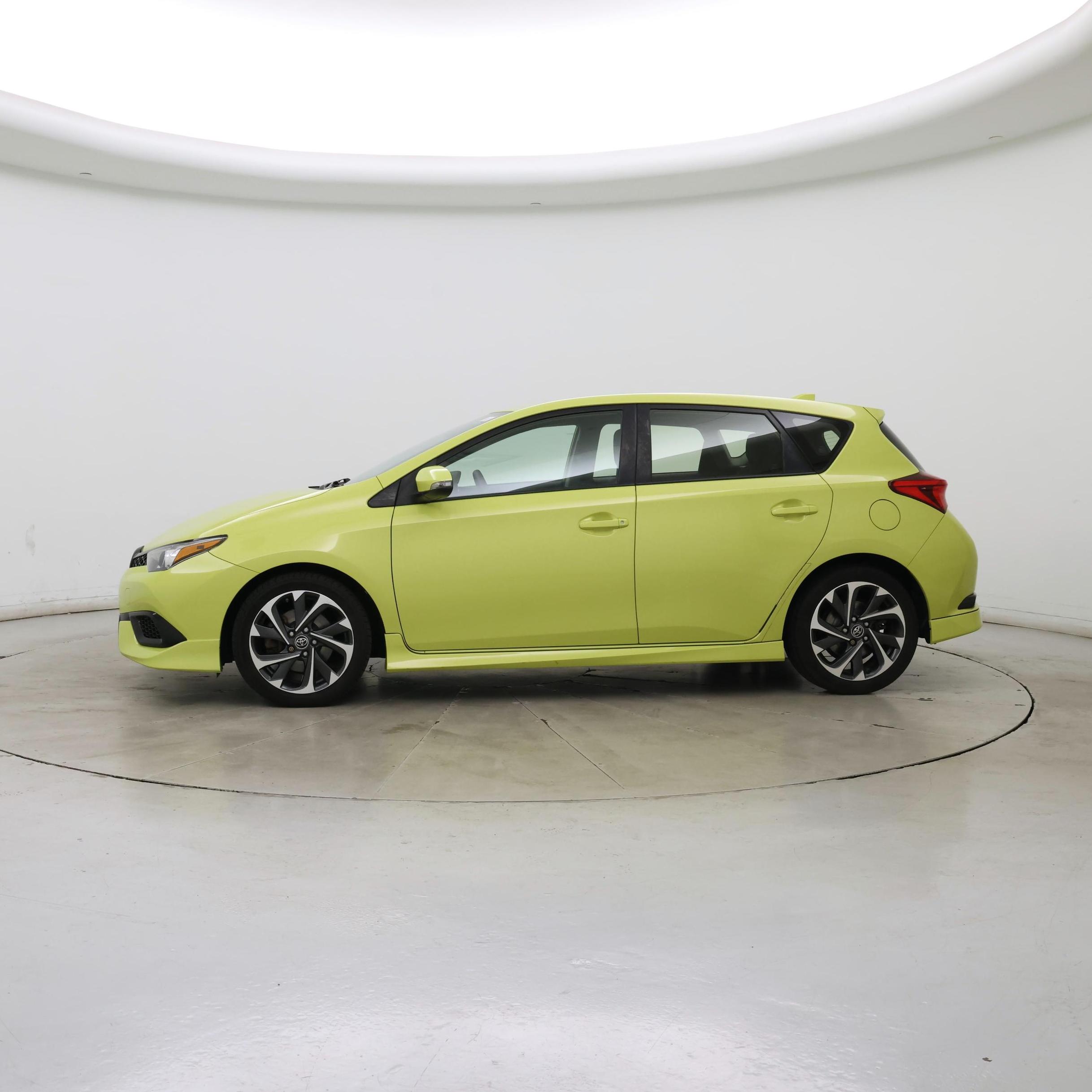 Thumbnail: 2017 Toyota Corolla iM - 3