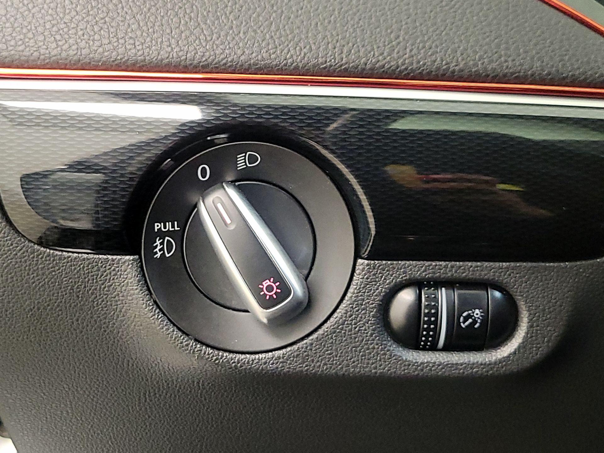 Thumbnail: 2015 Volkswagen Jetta - 13