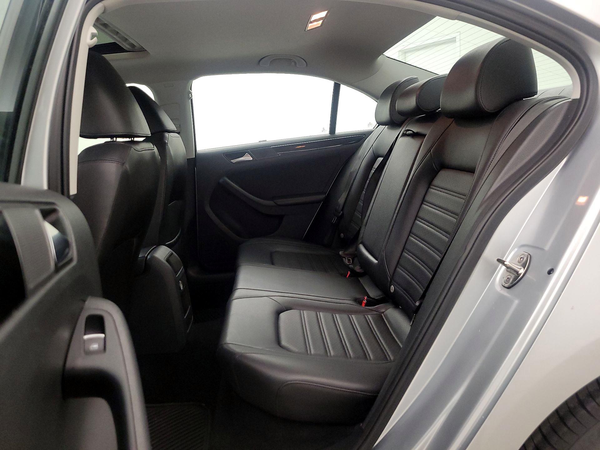 Thumbnail: 2015 Volkswagen Jetta - 20