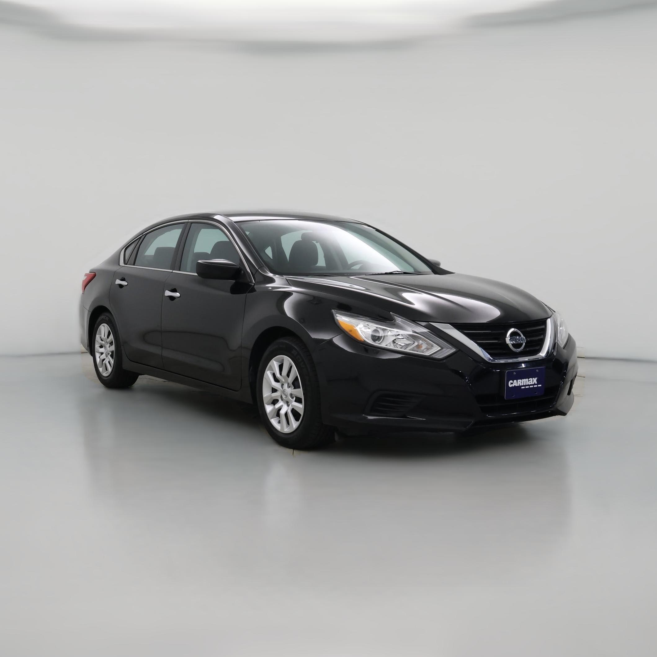 Thumbnail: 2017 Nissan Altima - 1