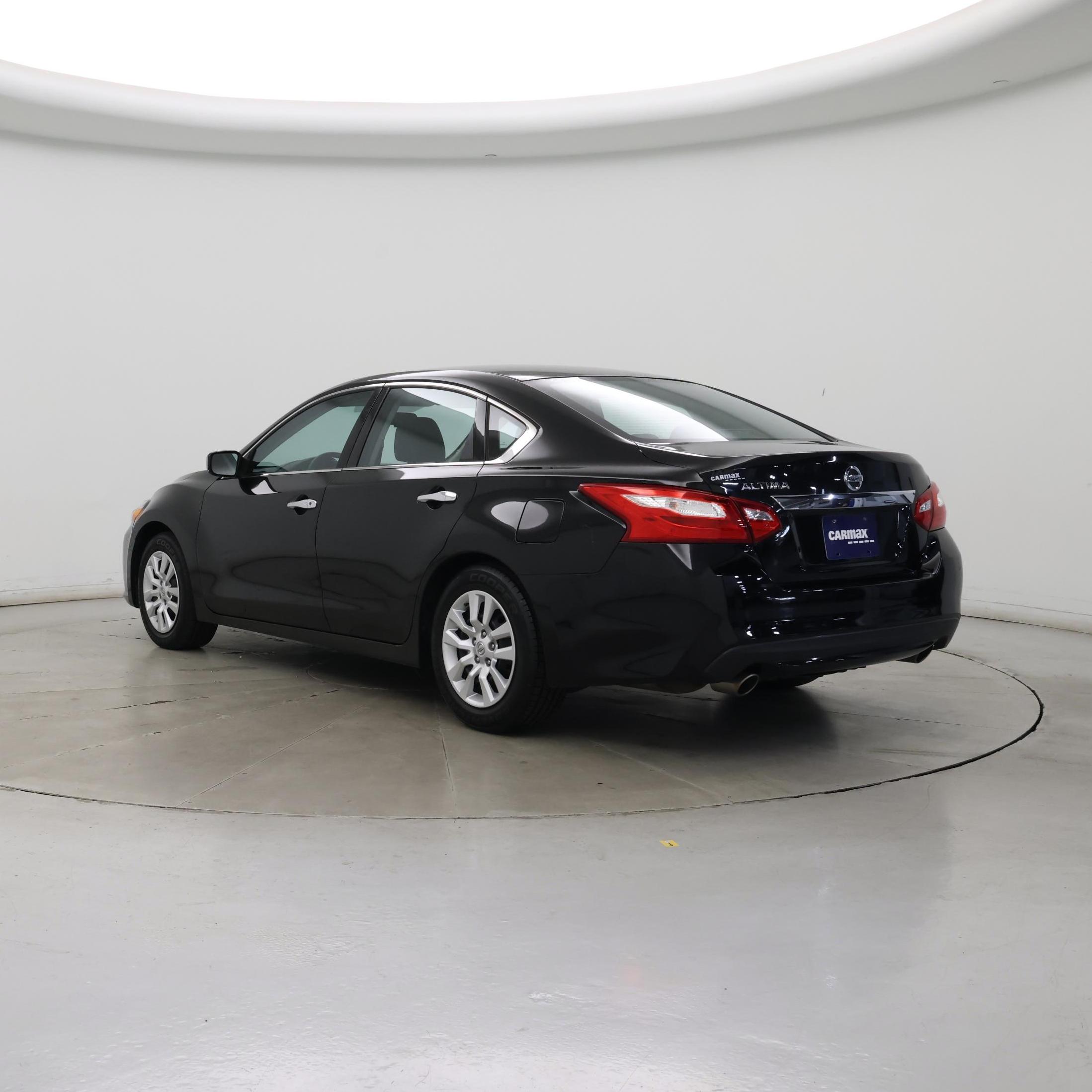 Thumbnail: 2017 Nissan Altima - 2