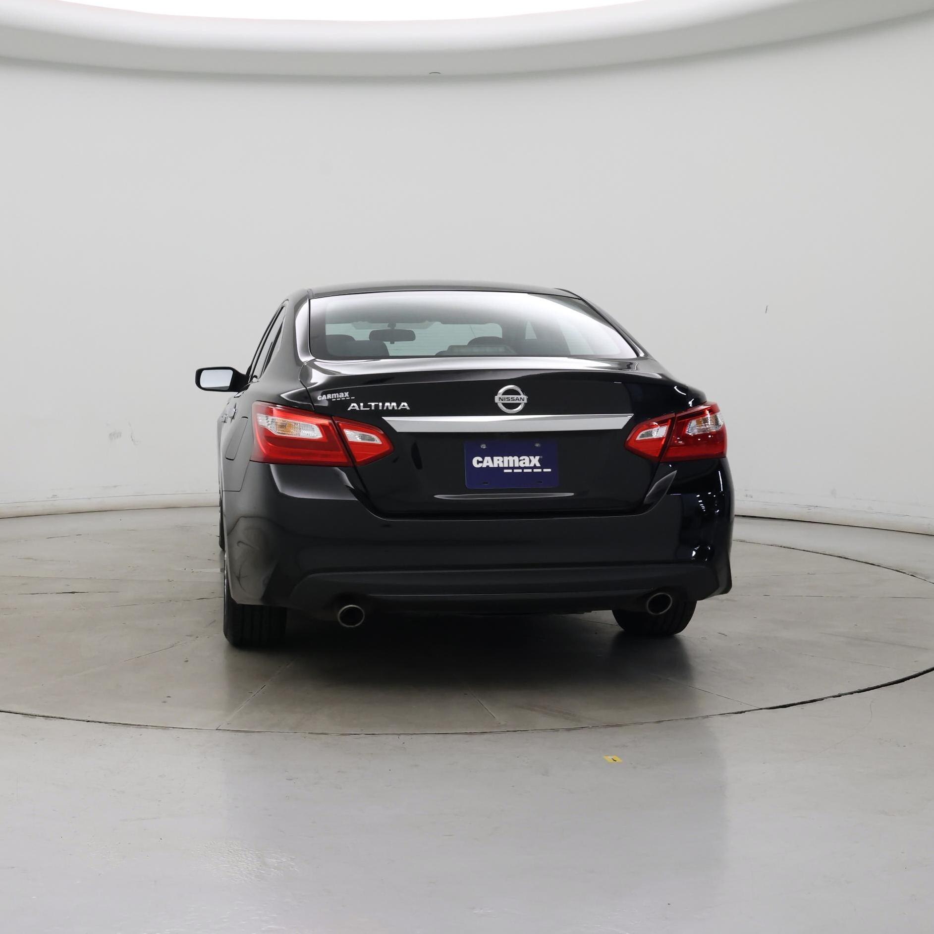 Thumbnail: 2017 Nissan Altima - 6