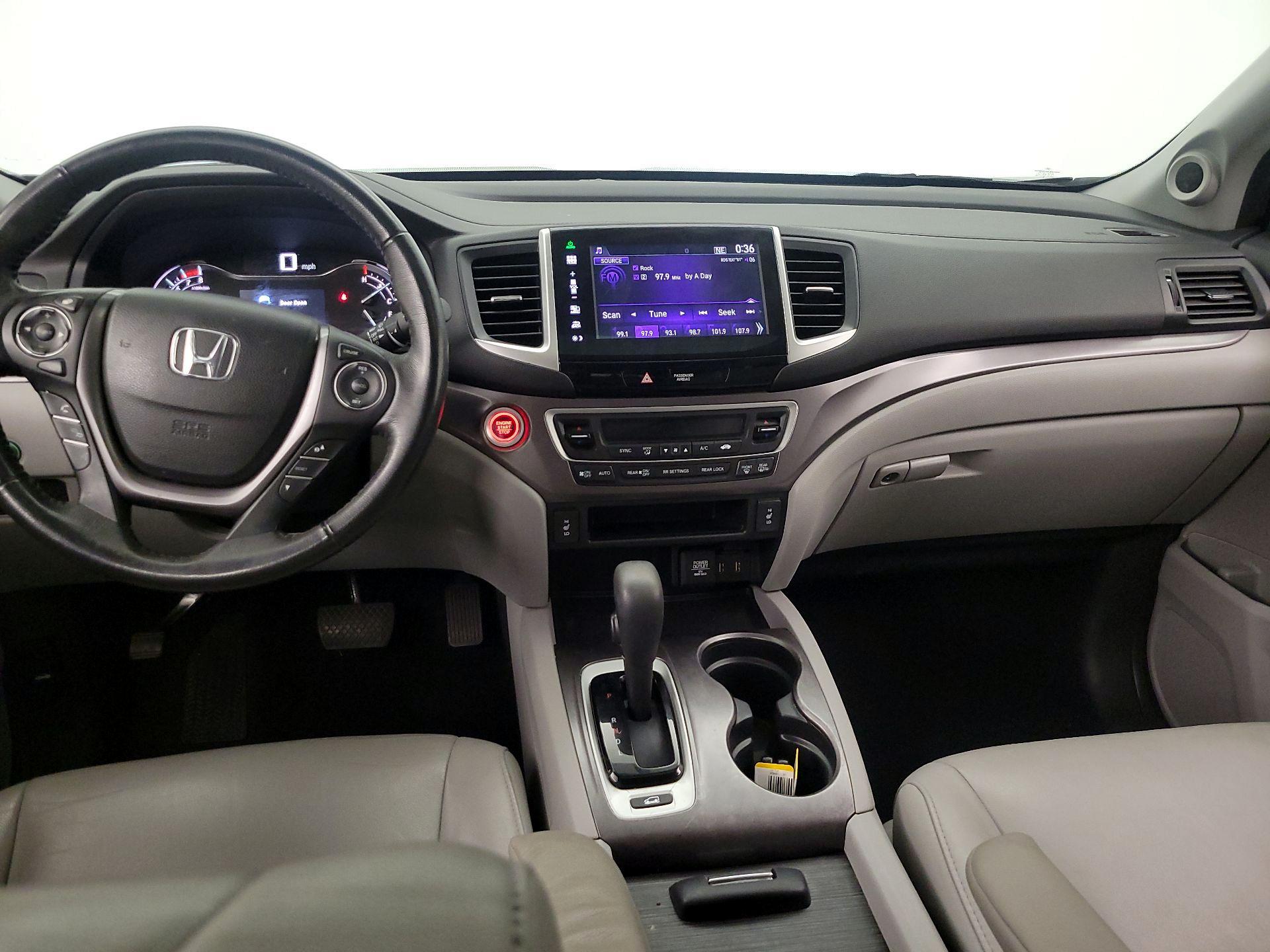 Thumbnail: 2016 Honda Pilot - 9