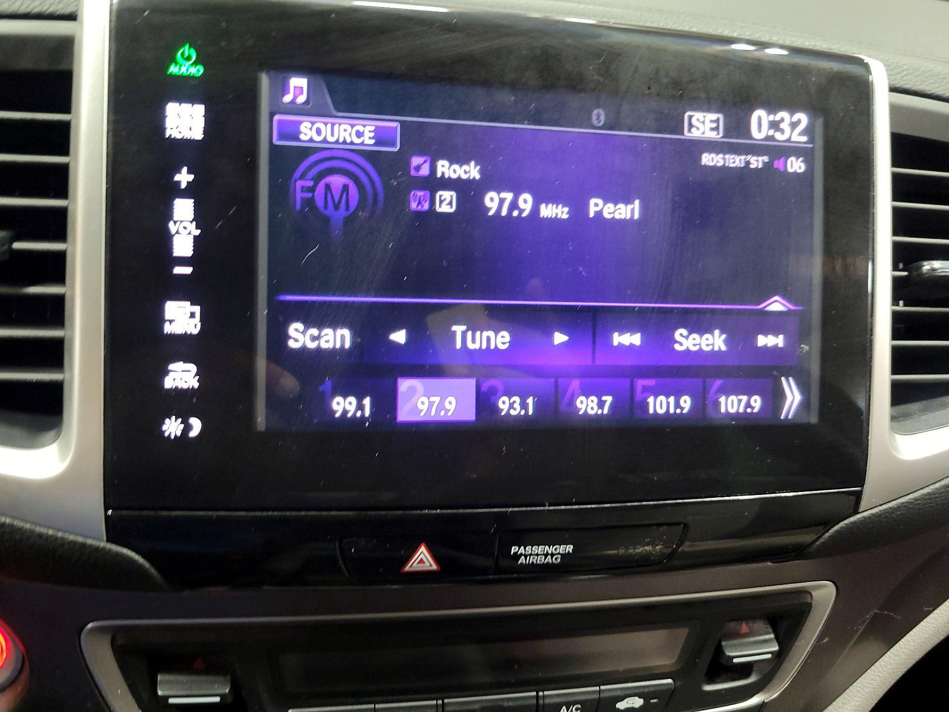 Thumbnail: 2016 Honda Pilot - 15