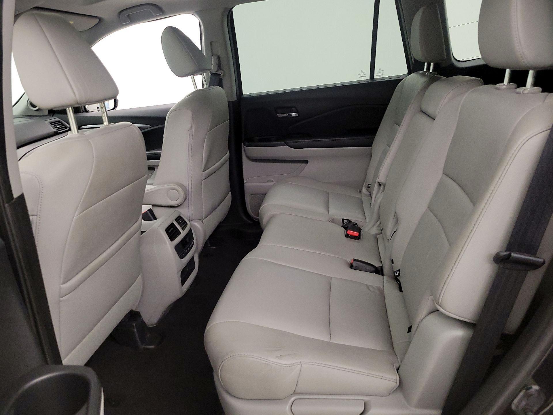 Thumbnail: 2016 Honda Pilot - 20