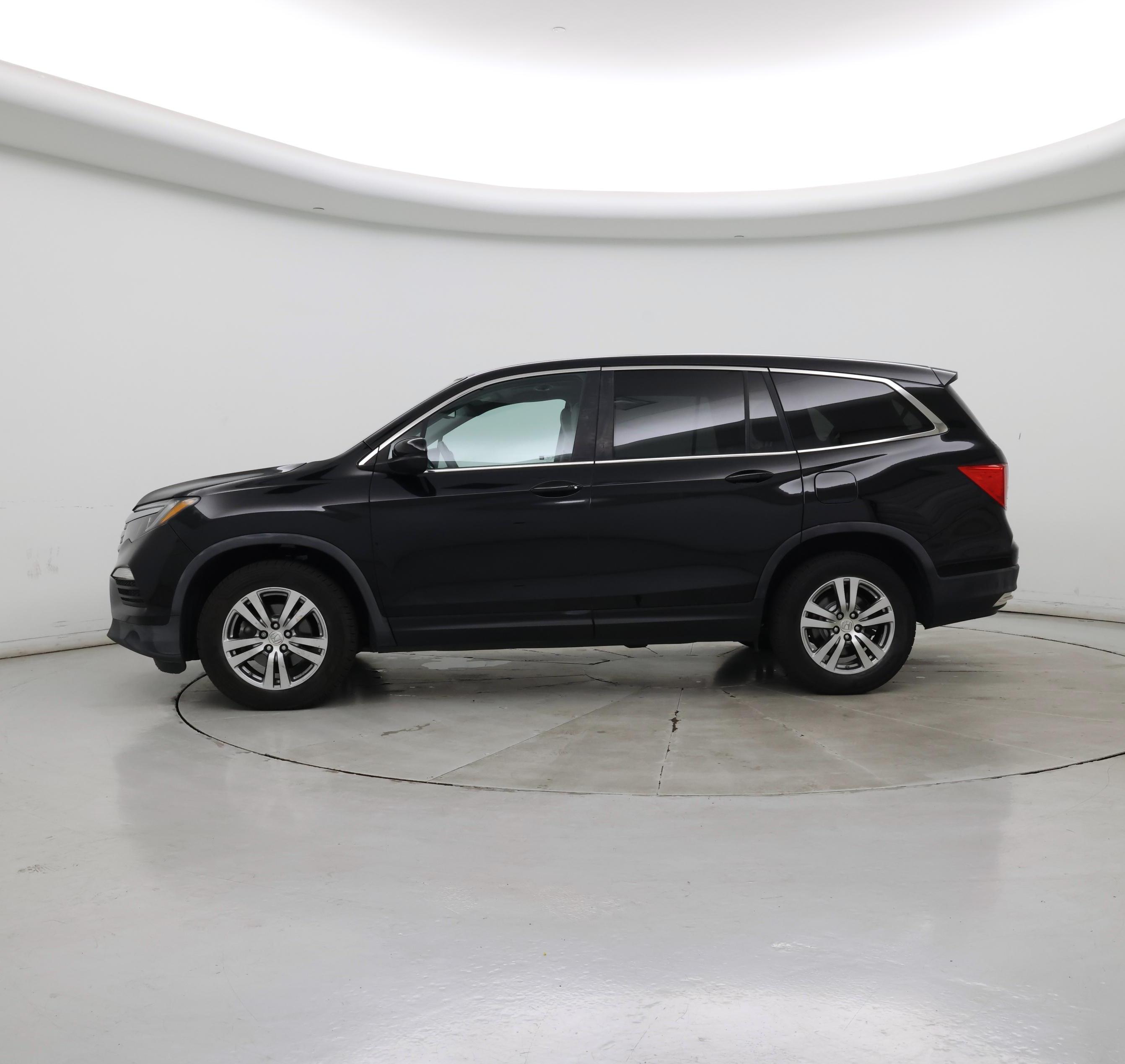 Thumbnail: 2016 Honda Pilot - 3