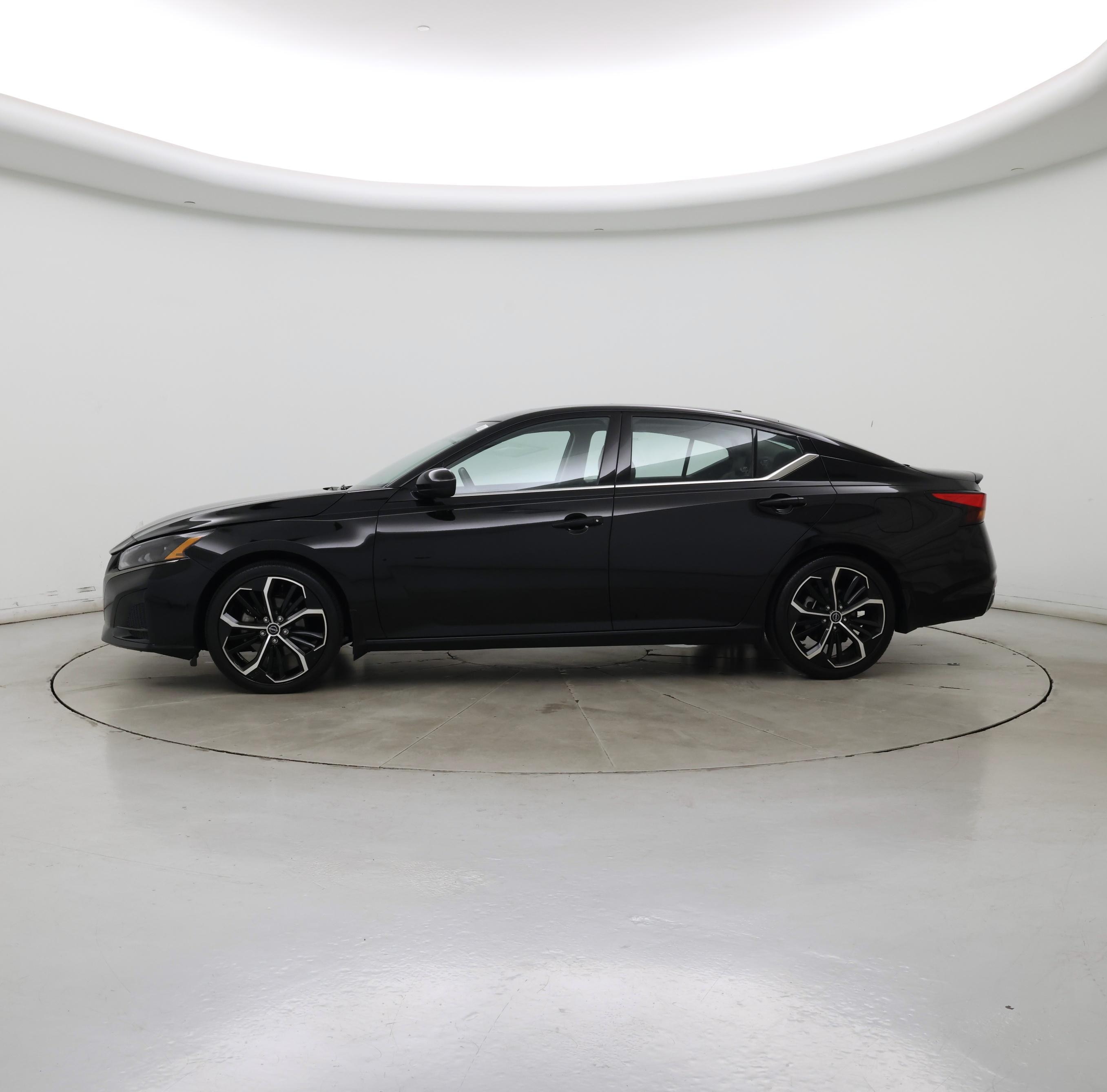 Thumbnail: 2023 Nissan Altima - 3