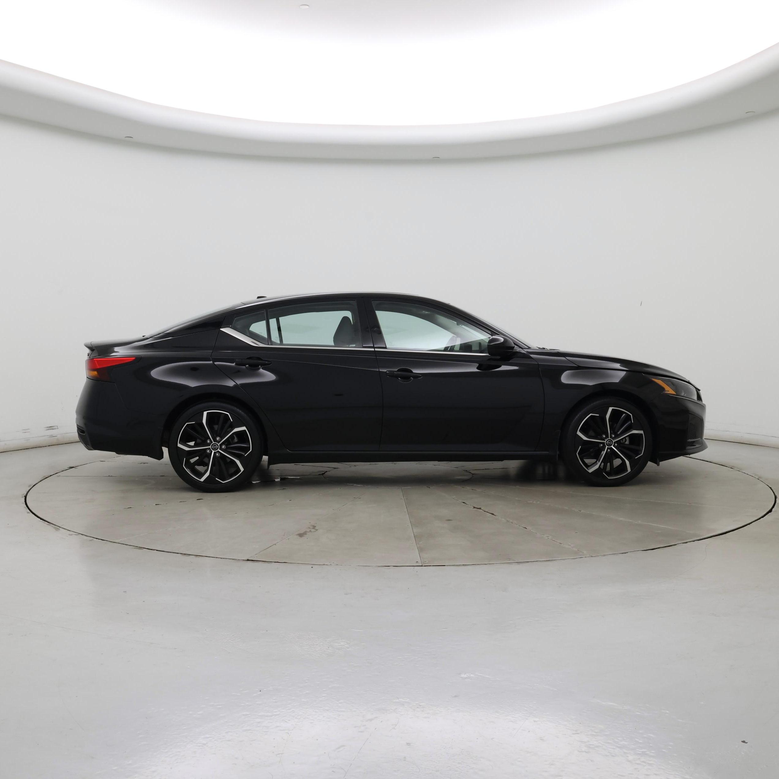Thumbnail: 2023 Nissan Altima - 7