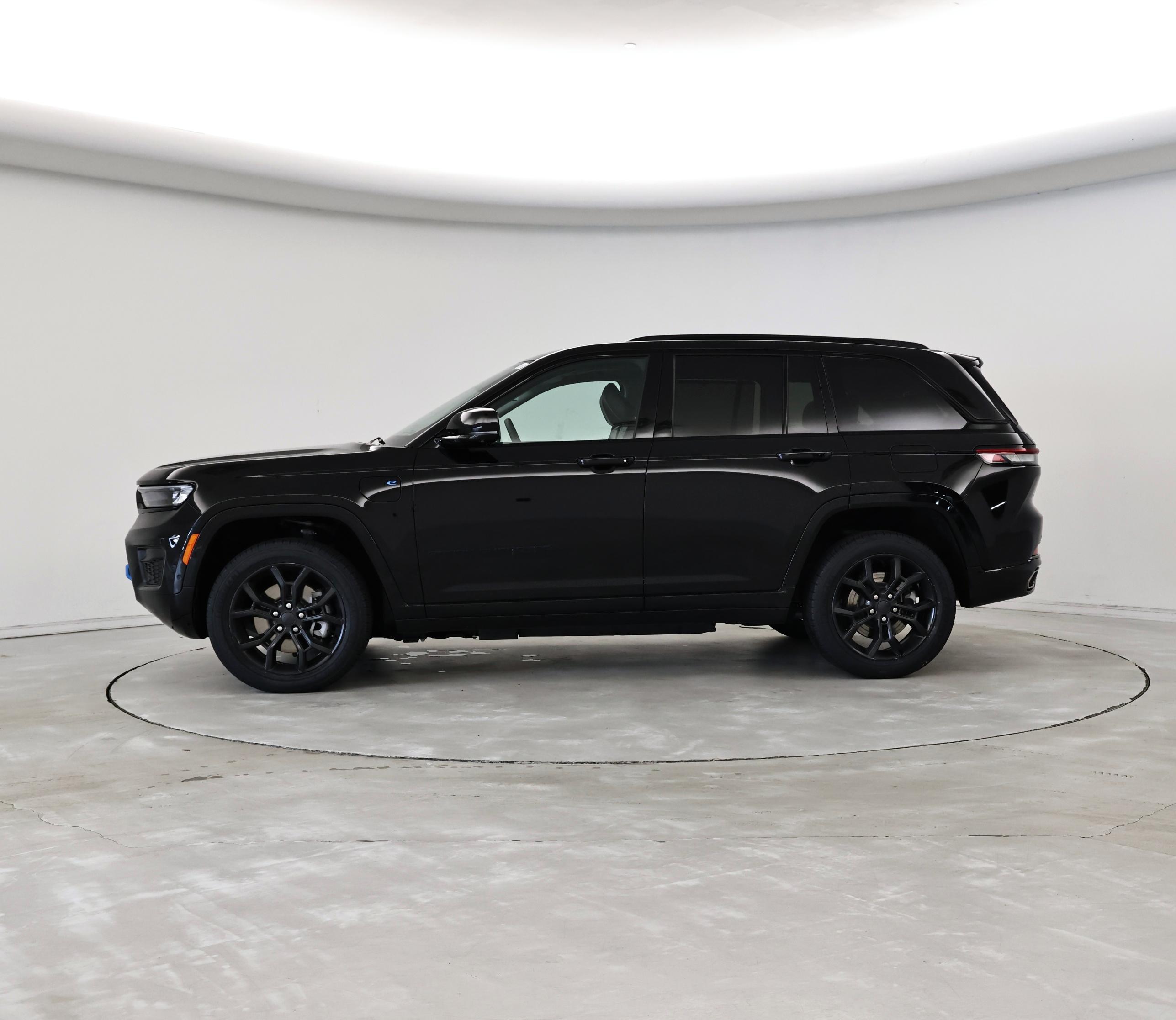 Thumbnail: 2023 Jeep Grand Cherokee - 3