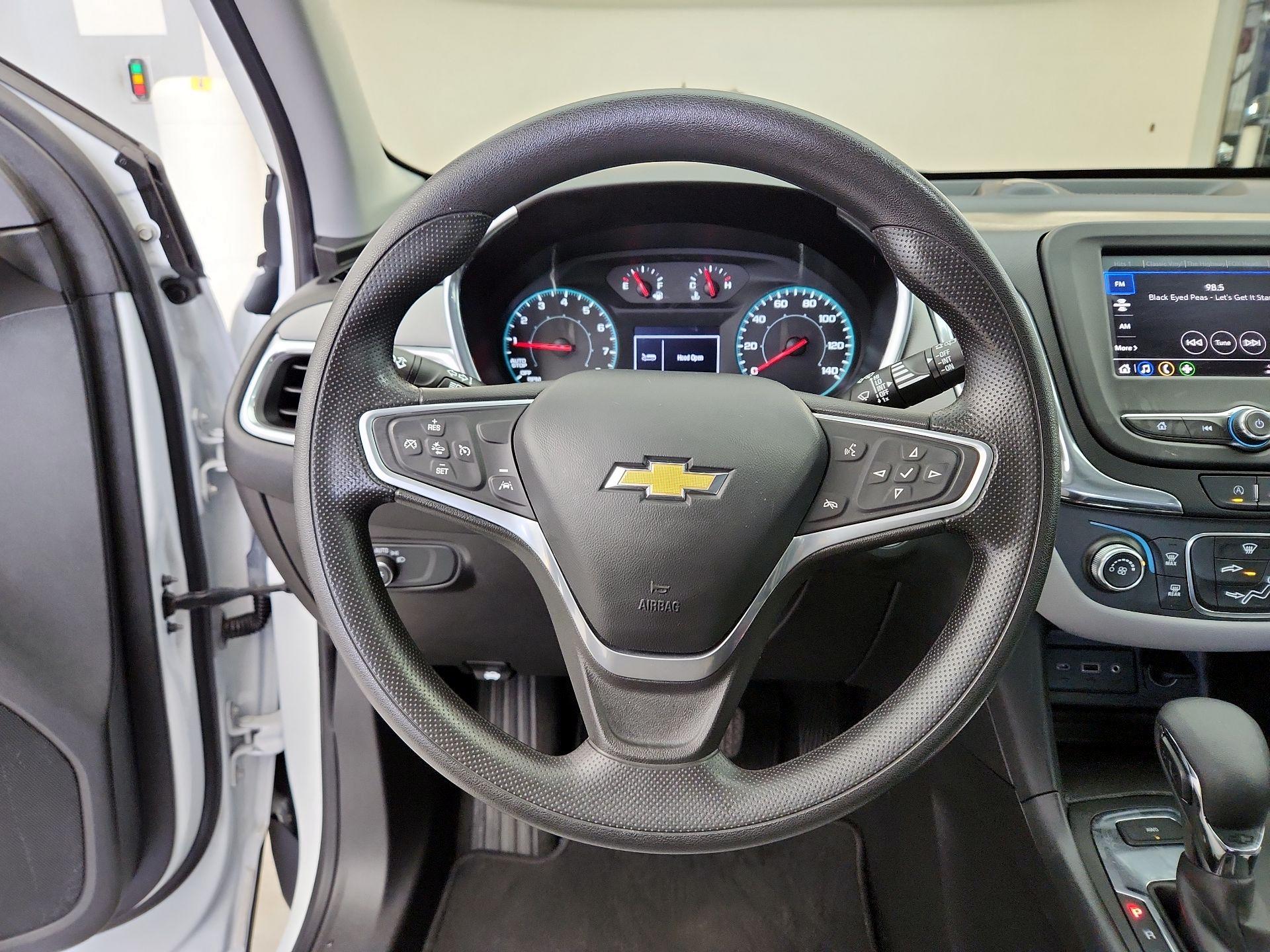 Thumbnail: 2022 Chevrolet Equinox - 10