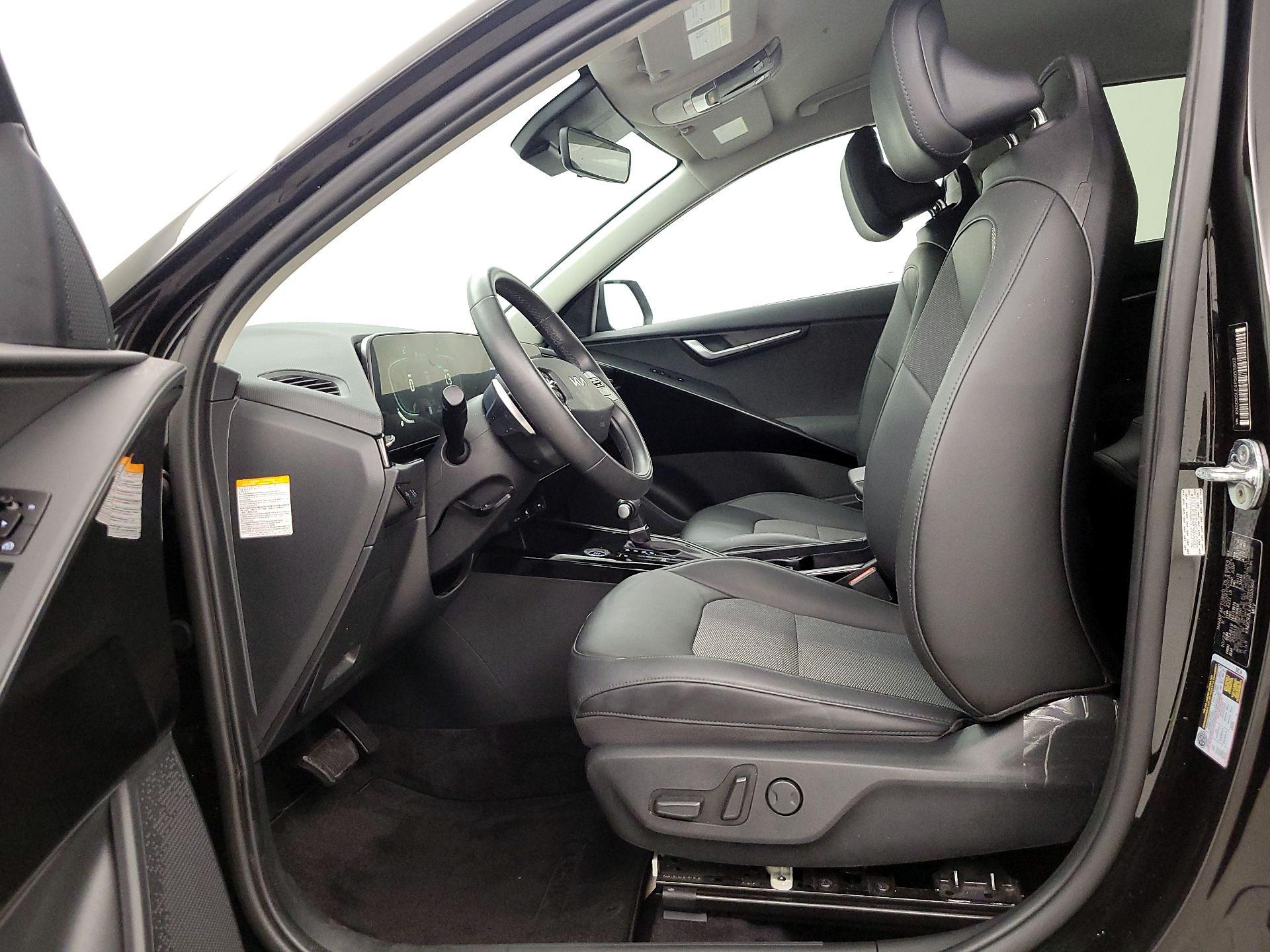 Thumbnail: 2023 Kia Niro - 11