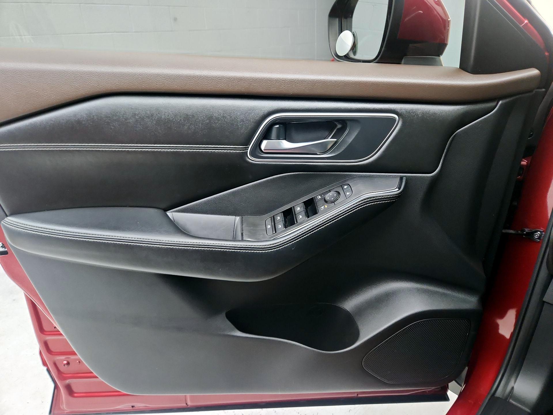 Thumbnail: 2021 Nissan Rogue - 10
