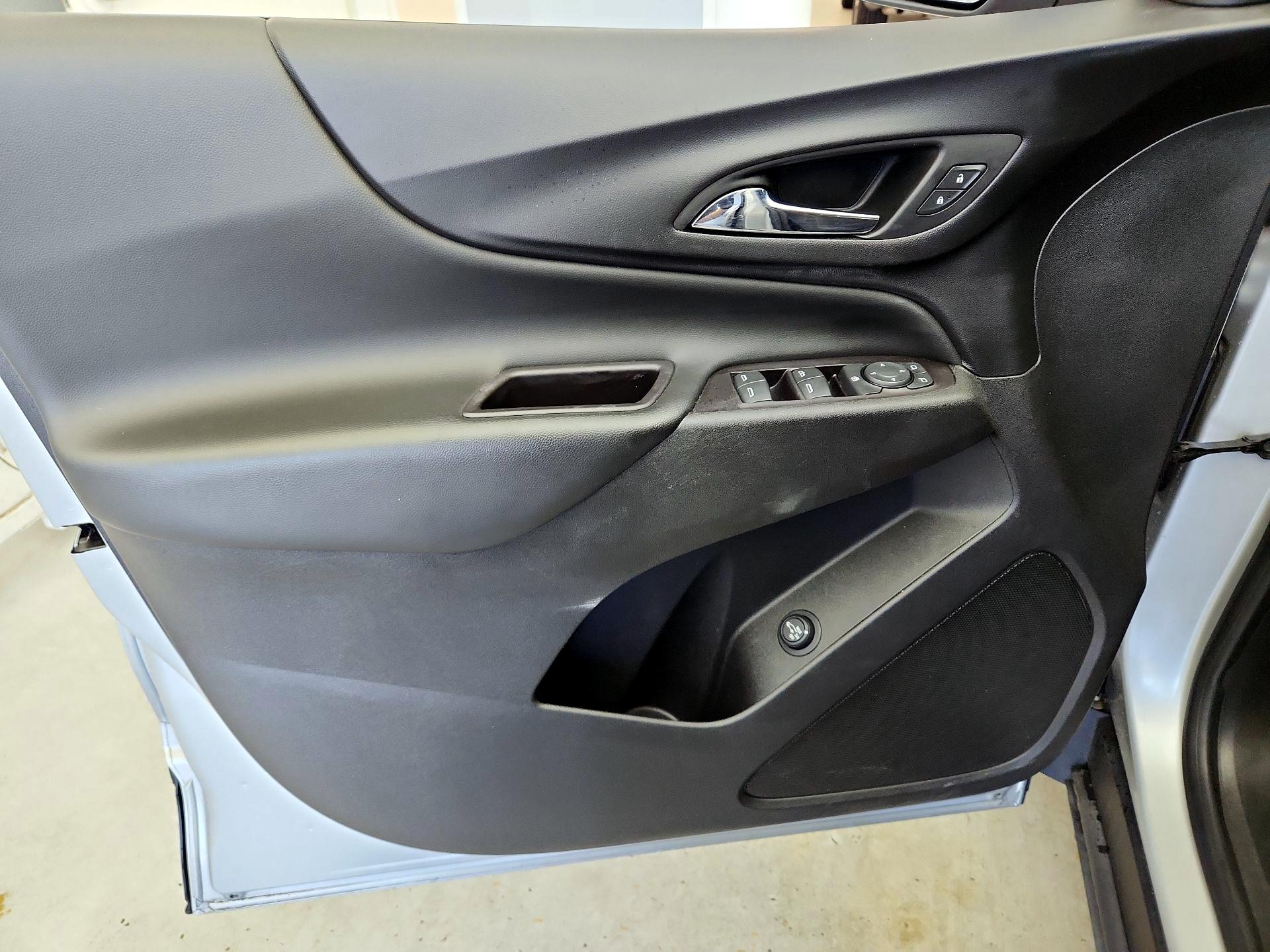 Thumbnail: 2021 Chevrolet Equinox - 12