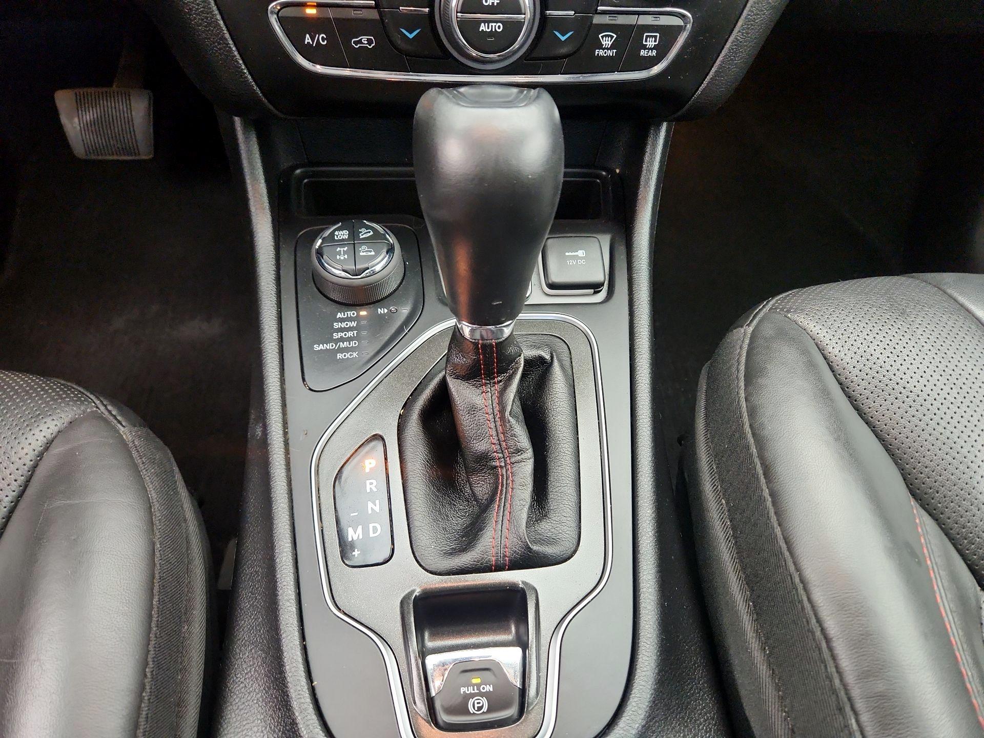 Thumbnail: 2021 Jeep Cherokee - 17