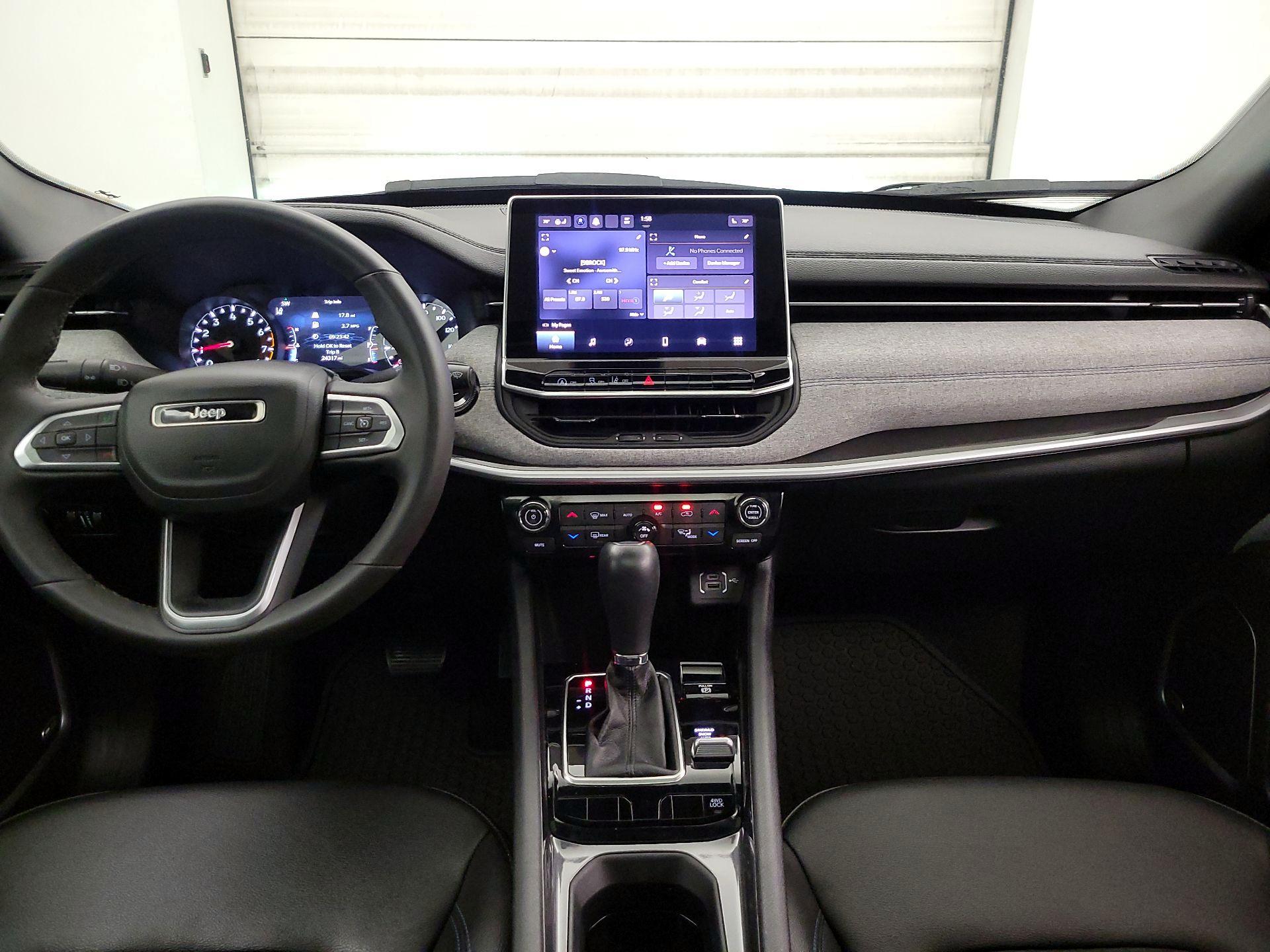 Thumbnail: 2023 Jeep Compass - 9