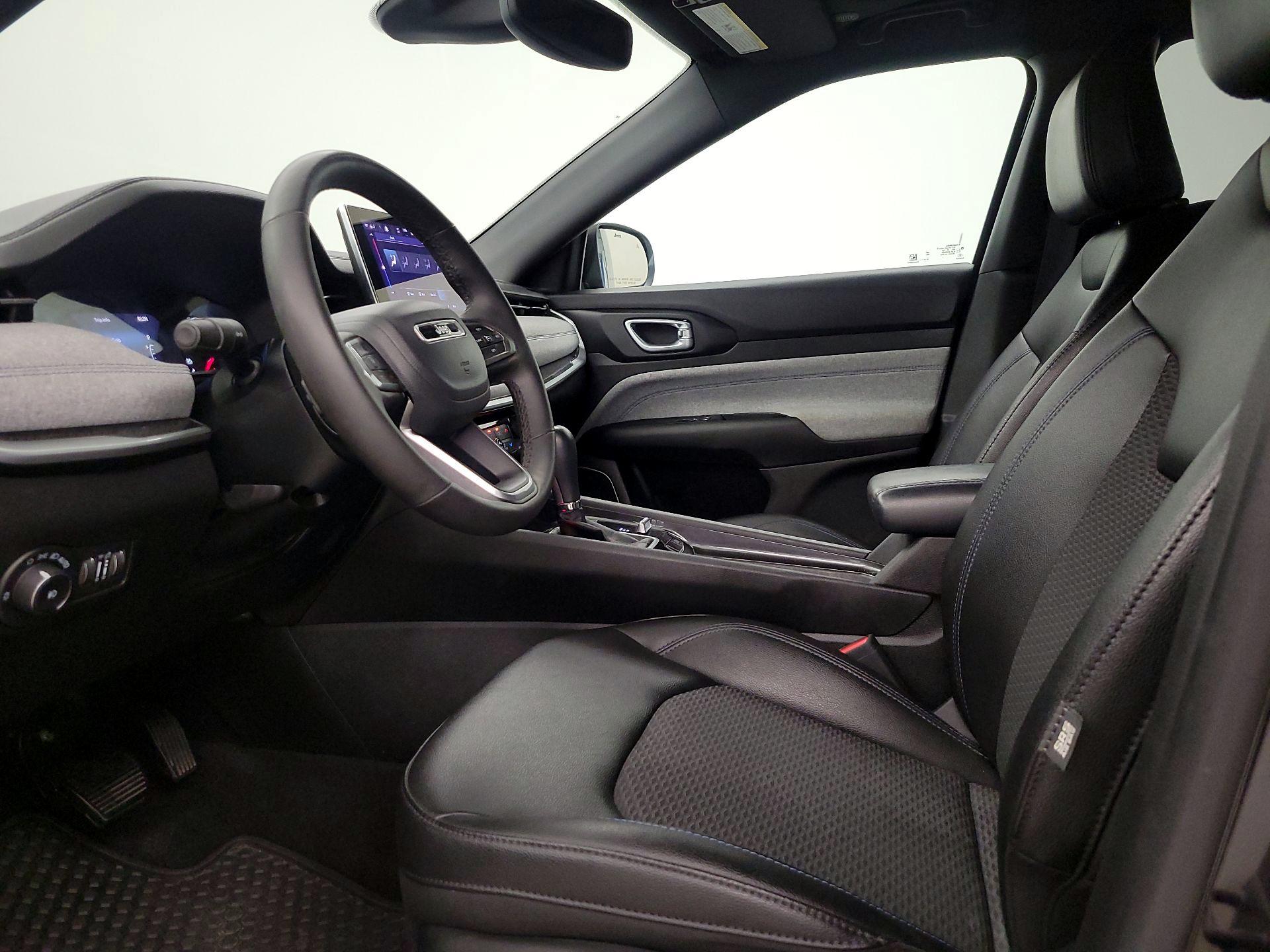 Thumbnail: 2023 Jeep Compass - 11
