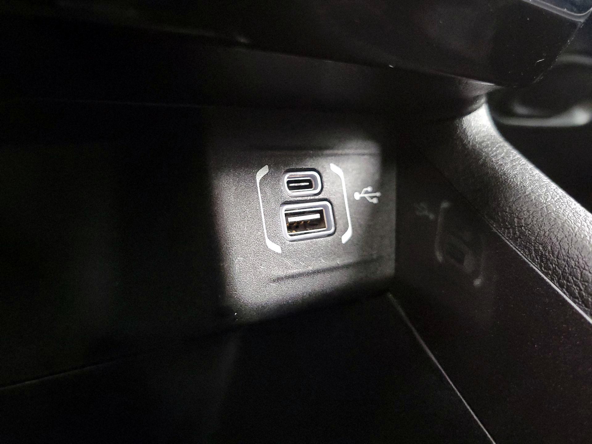 Thumbnail: 2023 Jeep Compass - 18