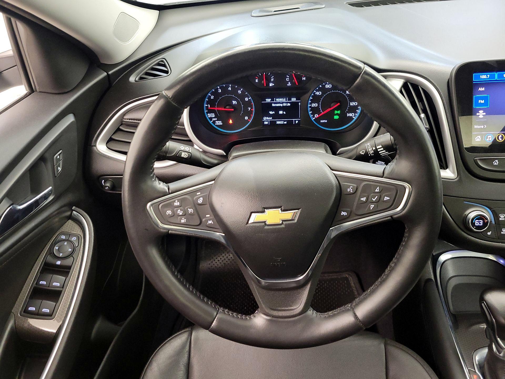 Thumbnail: 2022 Chevrolet Malibu - 10