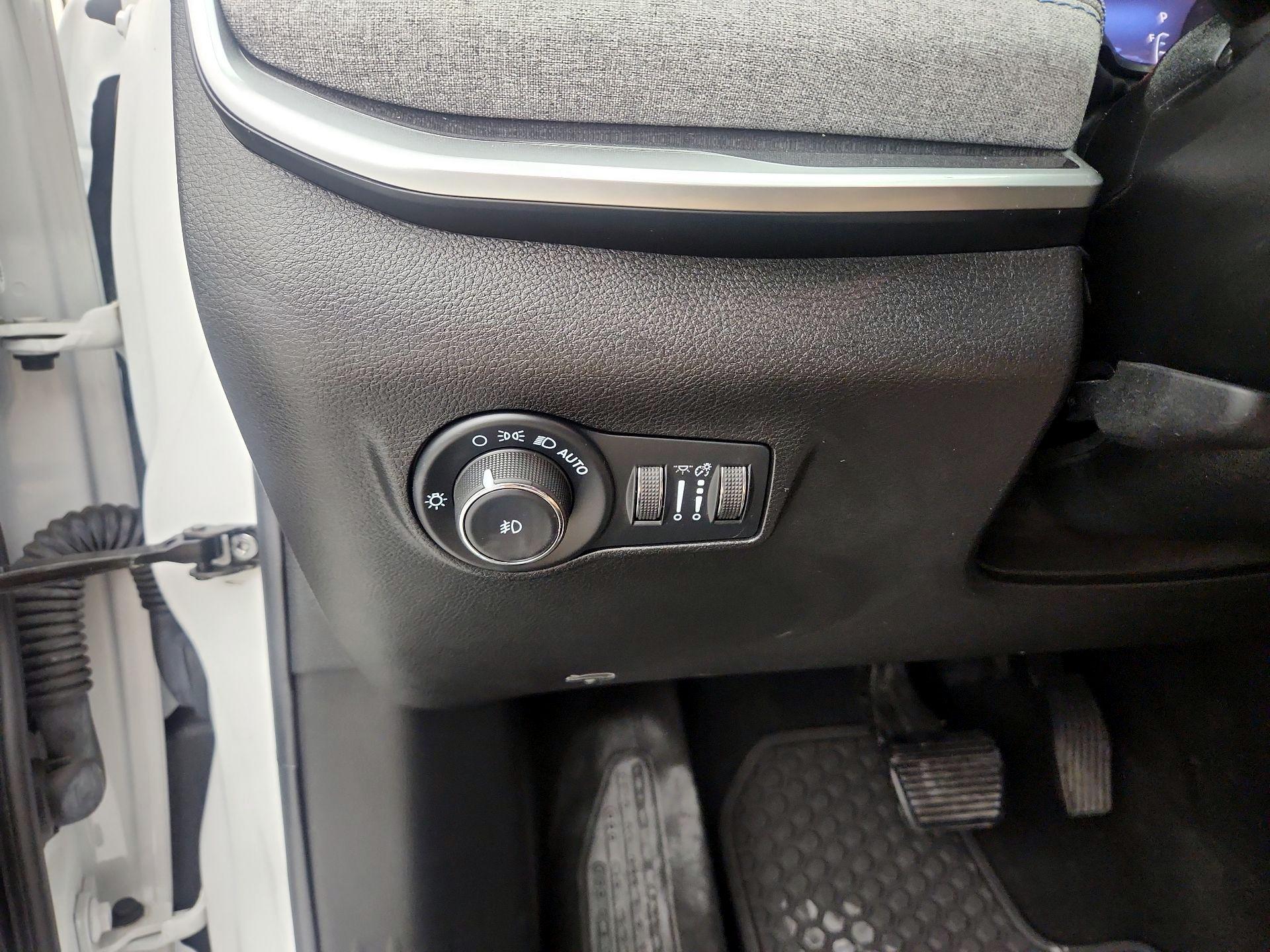 Thumbnail: 2022 Jeep Compass - 13