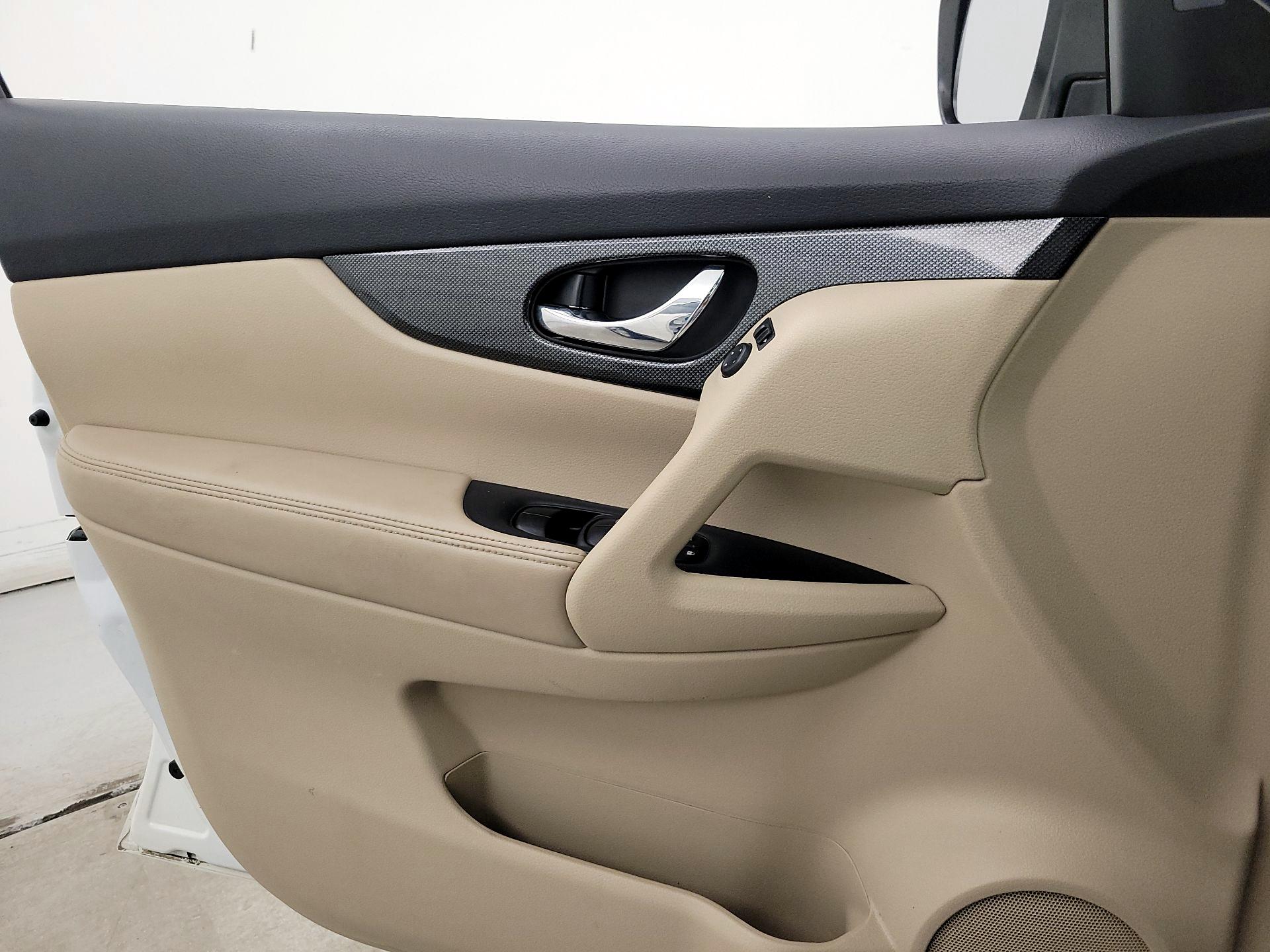 Thumbnail: 2014 Nissan Rogue - 12