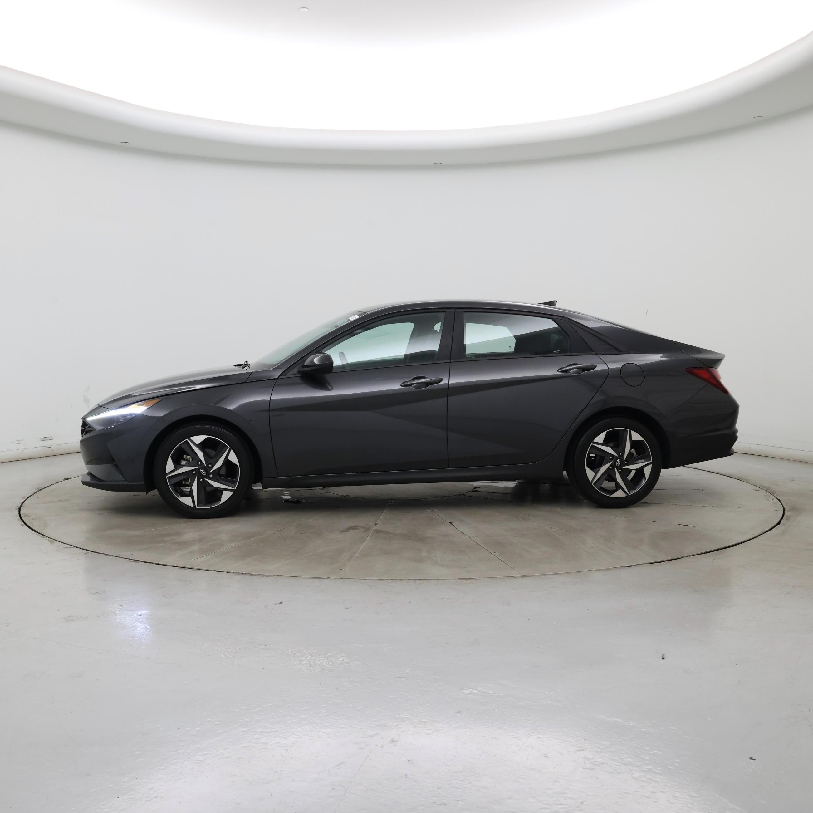 Thumbnail: 2023 Hyundai Elantra - 3
