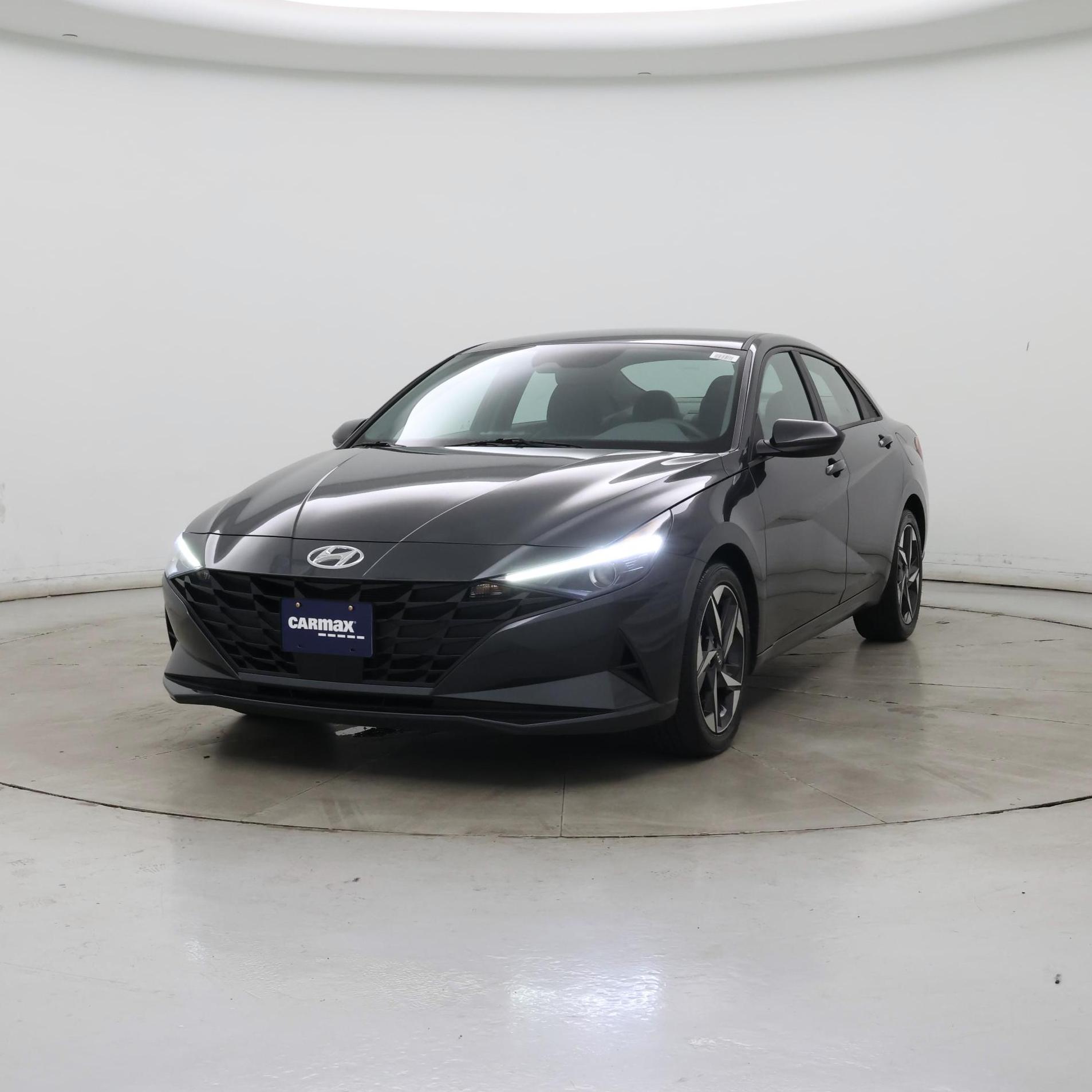 Thumbnail: 2023 Hyundai Elantra - 4