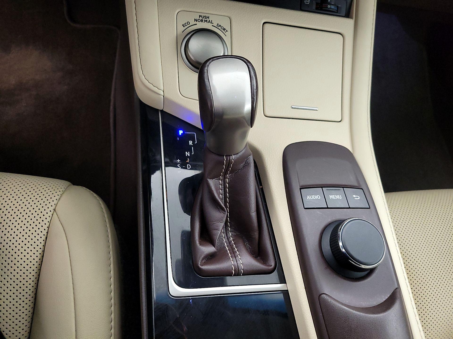 Thumbnail: 2016 Lexus ES - 17