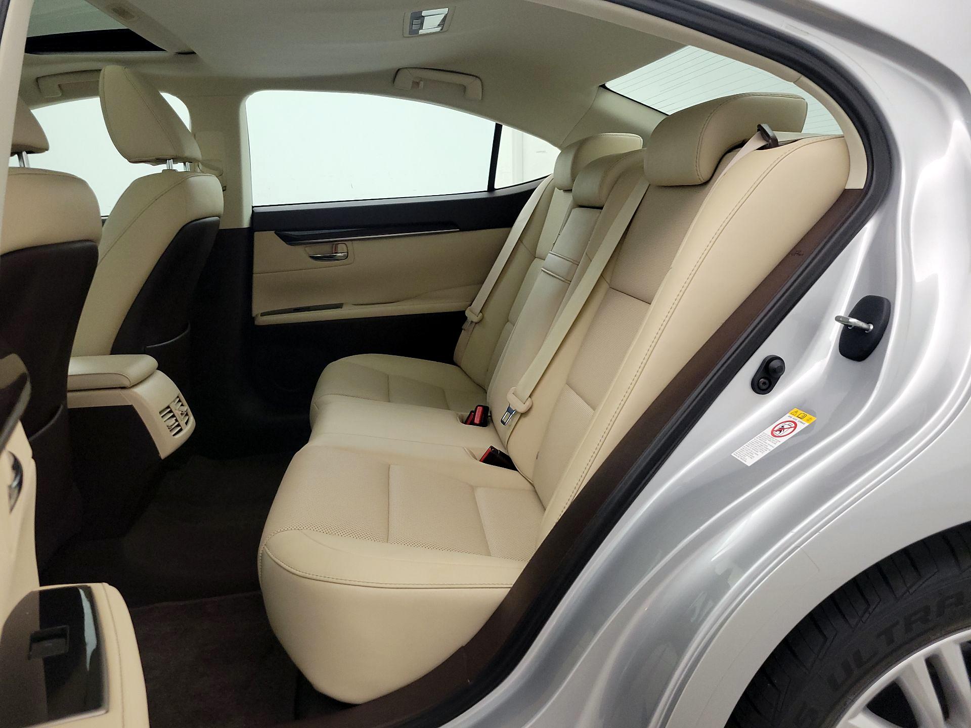 Thumbnail: 2016 Lexus ES - 20