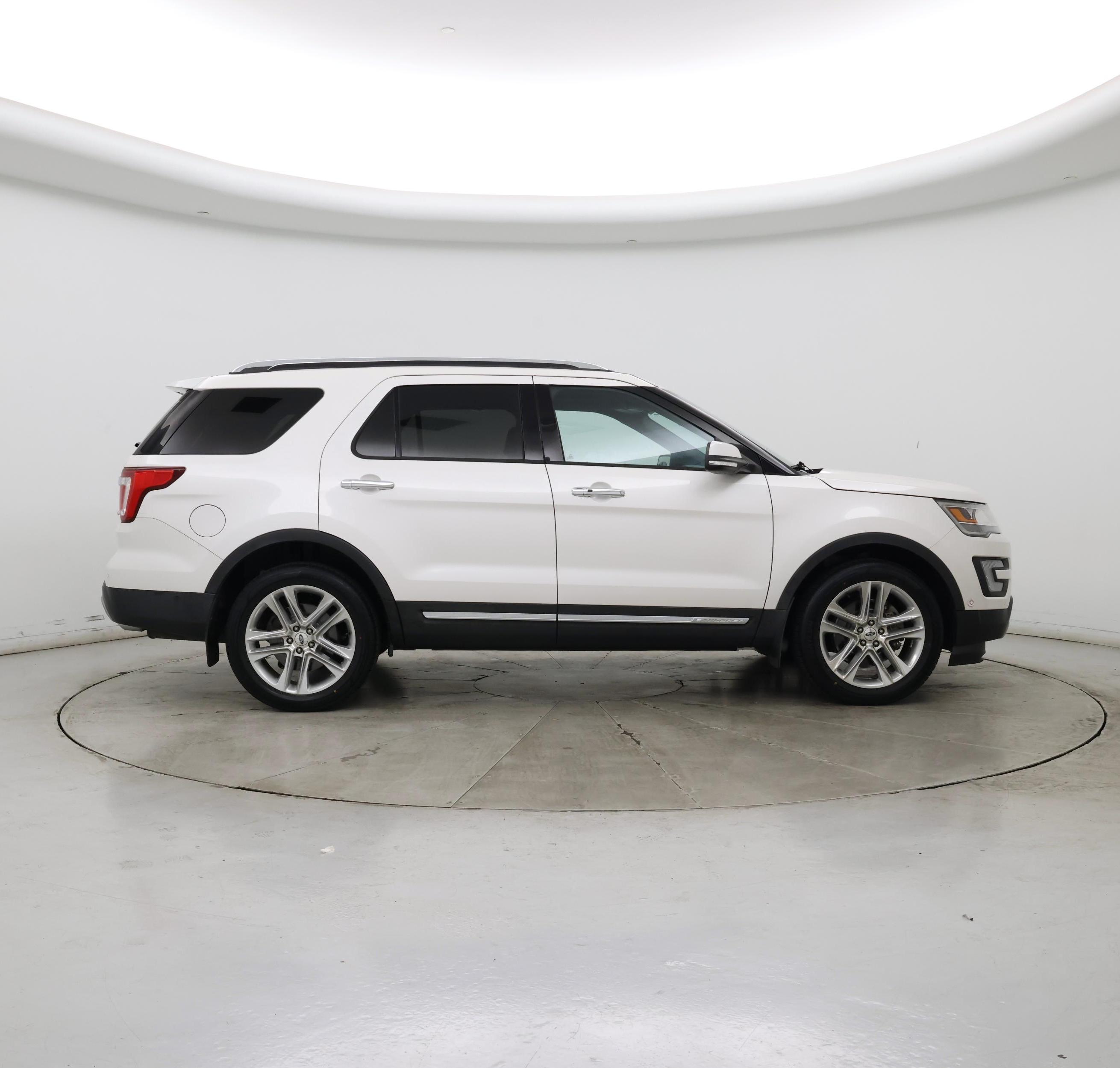 Thumbnail: 2017 Ford Explorer - 7
