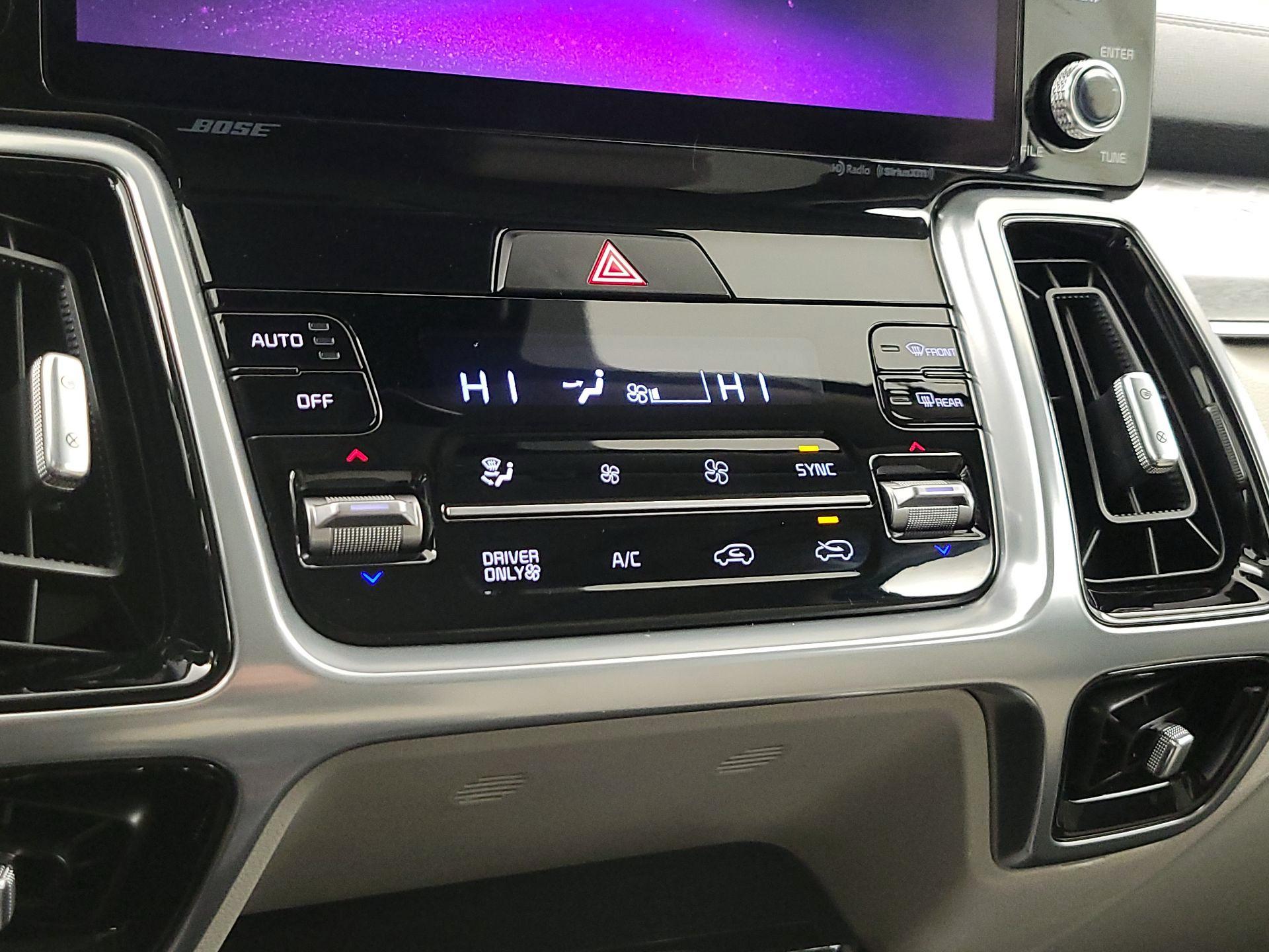 Thumbnail: 2023 Kia Sorento - 17