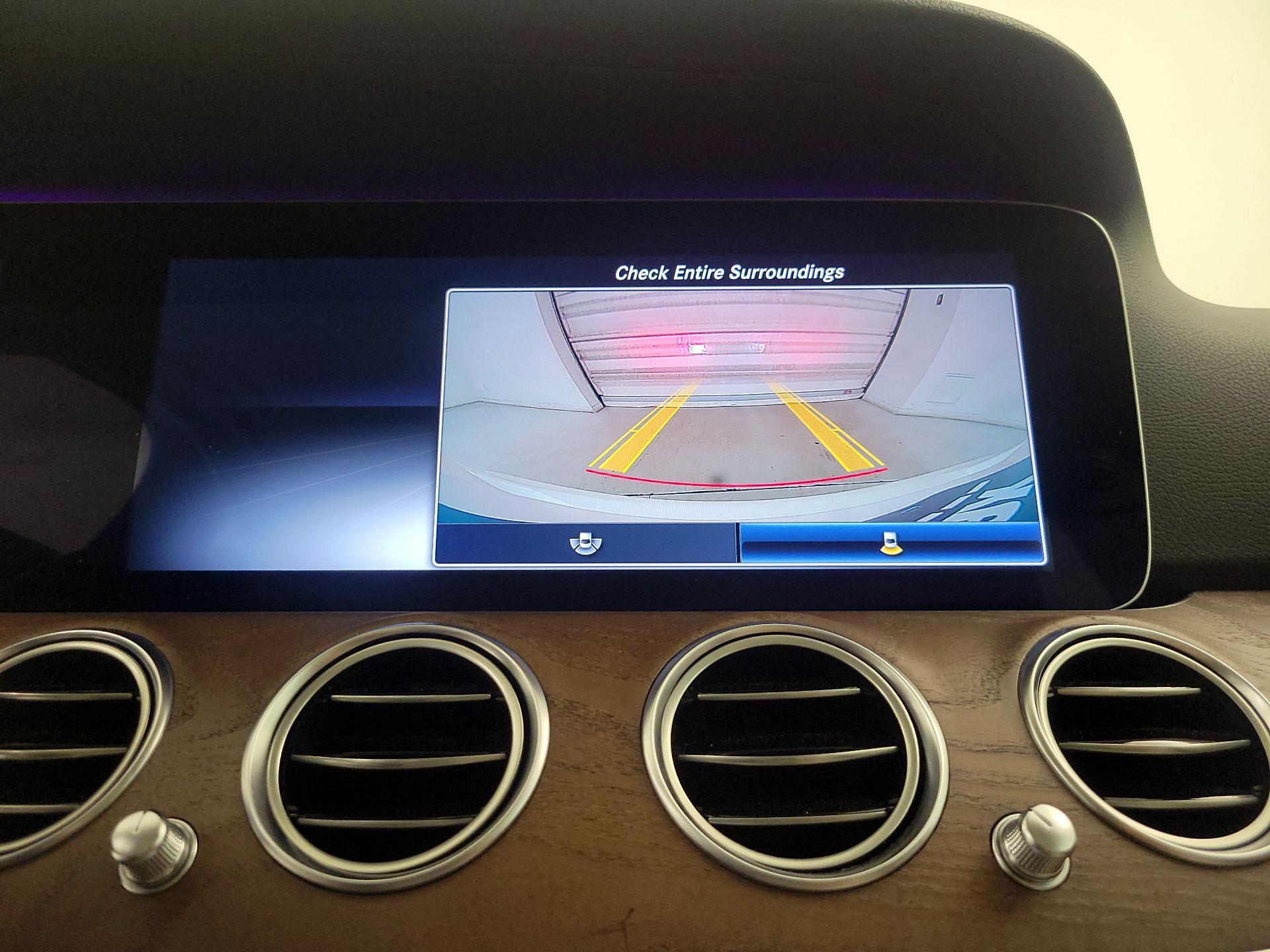 Thumbnail: 2020 Mercedes-Benz E-Class - 15