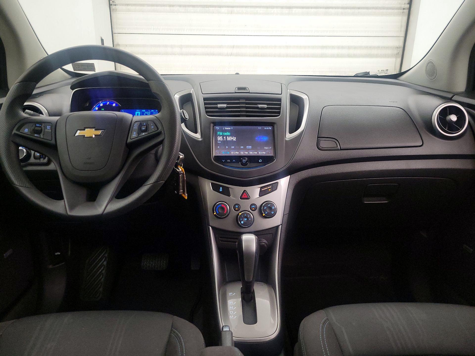 Thumbnail: 2016 Chevrolet Trax - 9