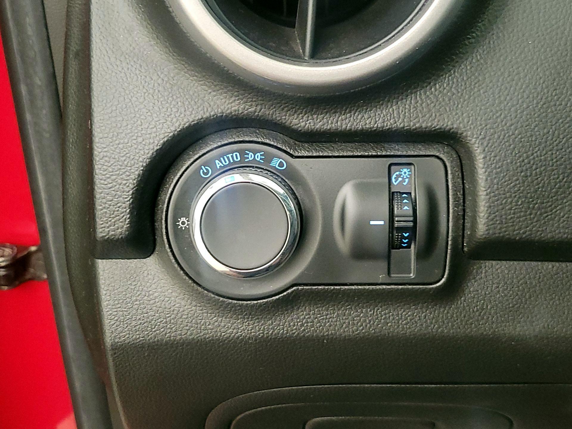 Thumbnail: 2016 Chevrolet Trax - 13