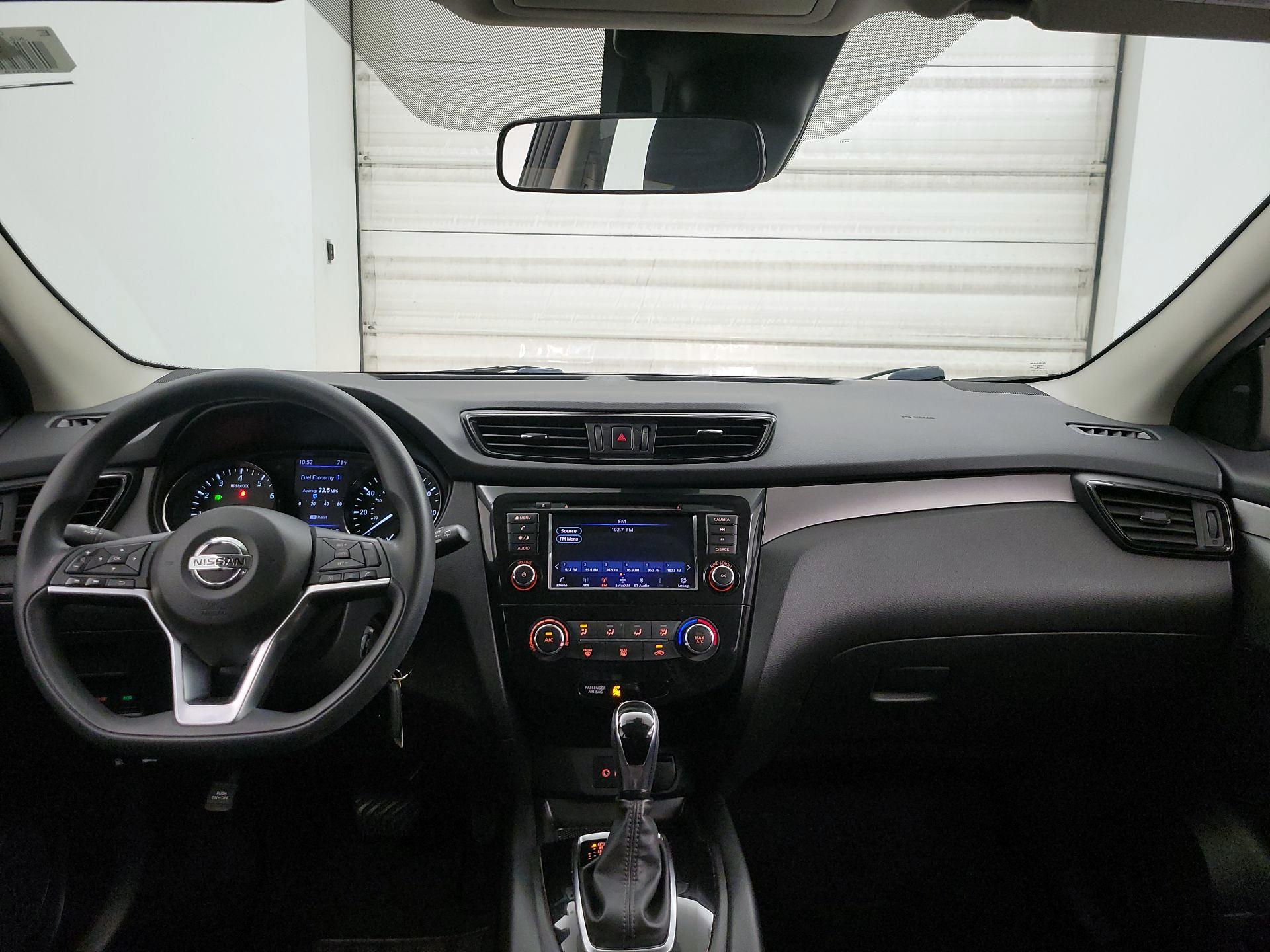 Thumbnail: 2020 Nissan Rogue Sport - 9