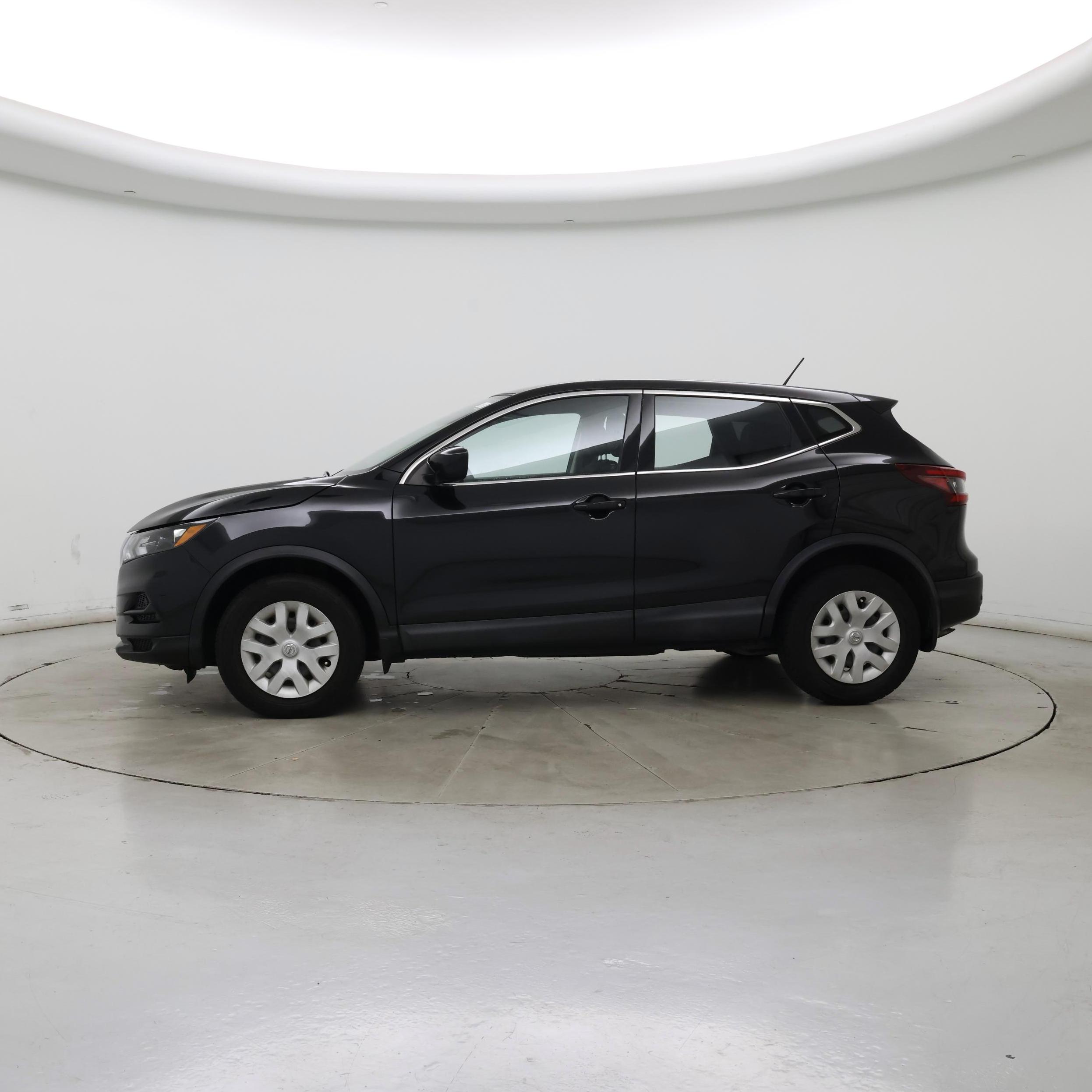 Thumbnail: 2020 Nissan Rogue Sport - 3
