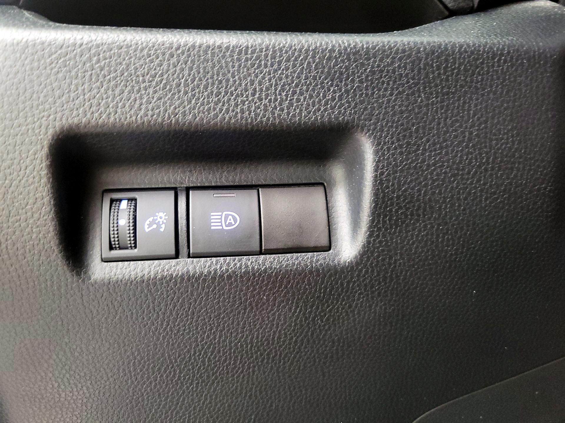 Thumbnail: 2020 Toyota RAV4 - 13