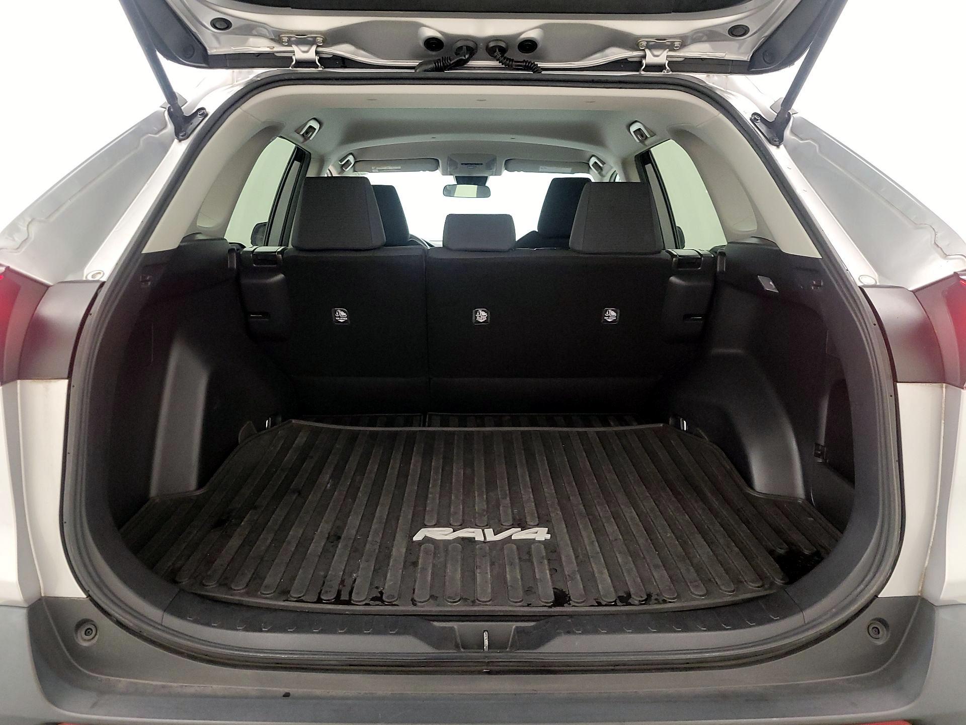 Thumbnail: 2020 Toyota RAV4 - 20