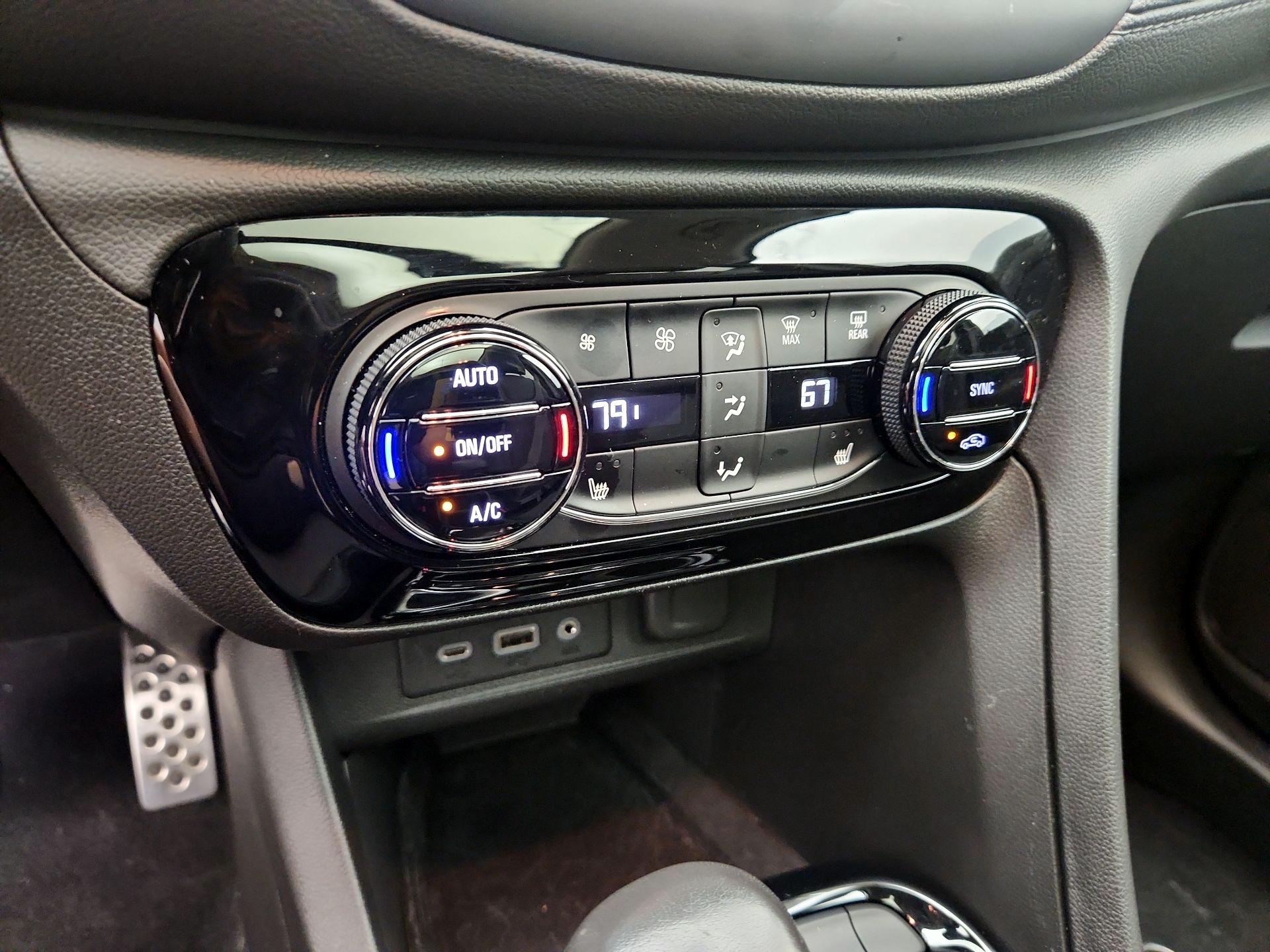 Thumbnail: 2021 Buick Encore GX - 17