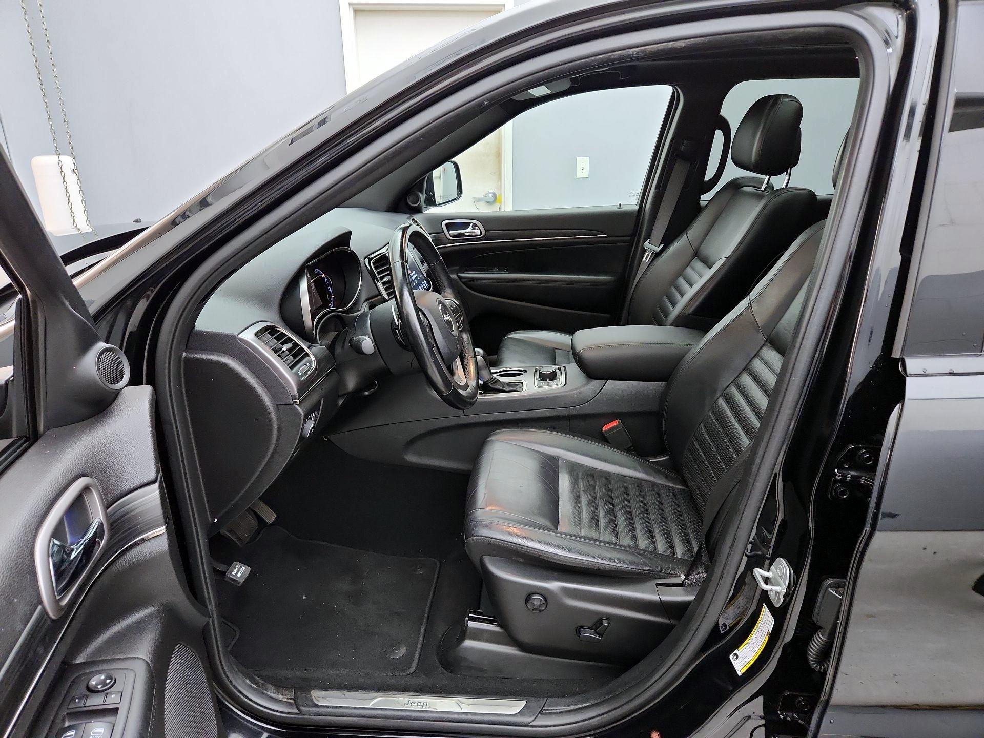 Thumbnail: 2020 Jeep Grand Cherokee - 11