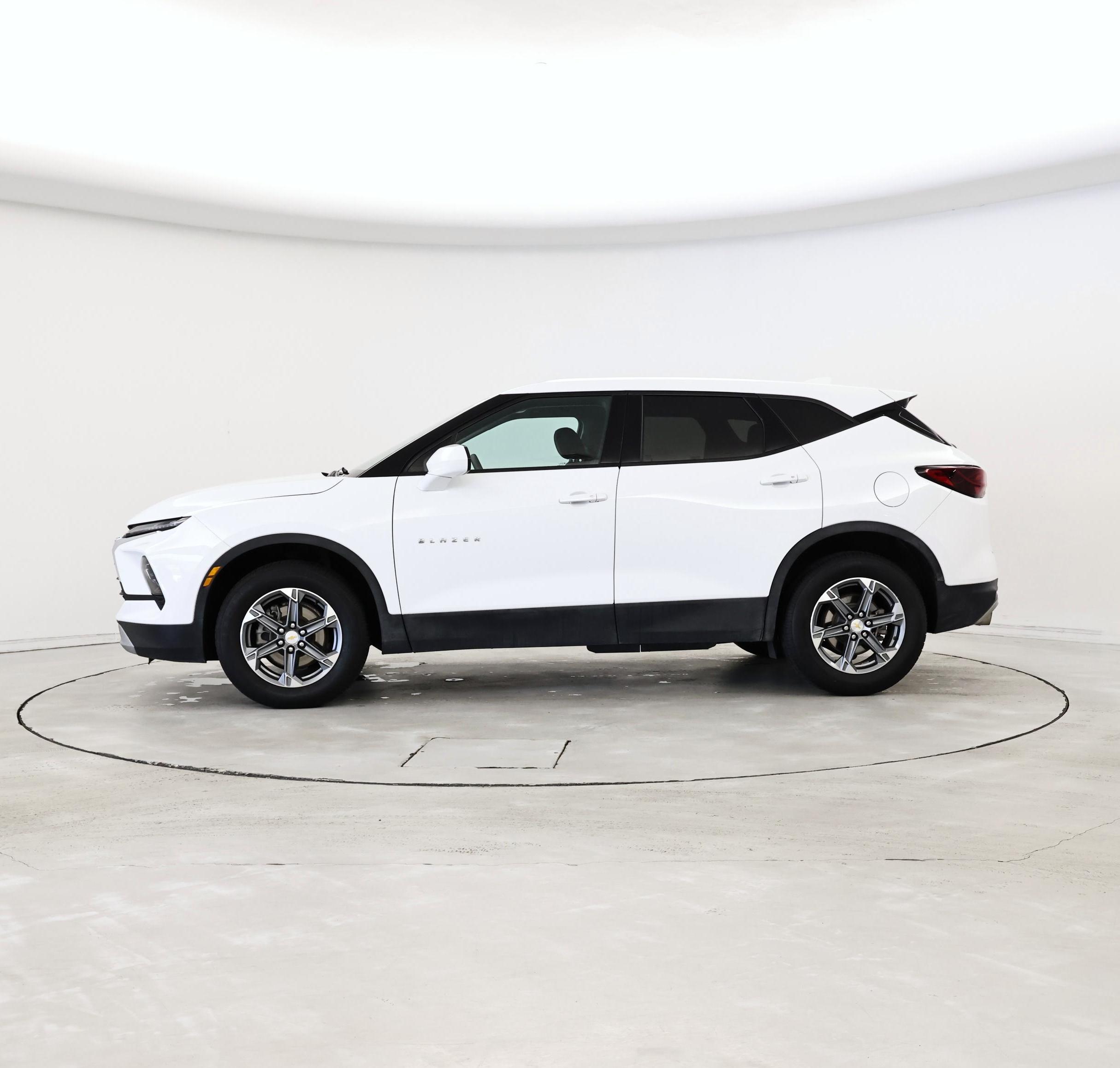 Thumbnail: 2023 Chevrolet Blazer - 3