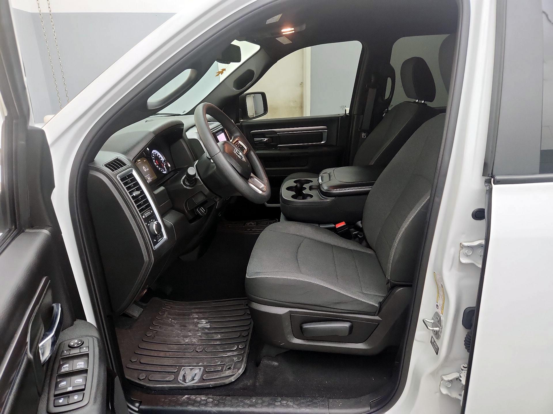 Thumbnail: 2022 RAM 1500 Classic - 11