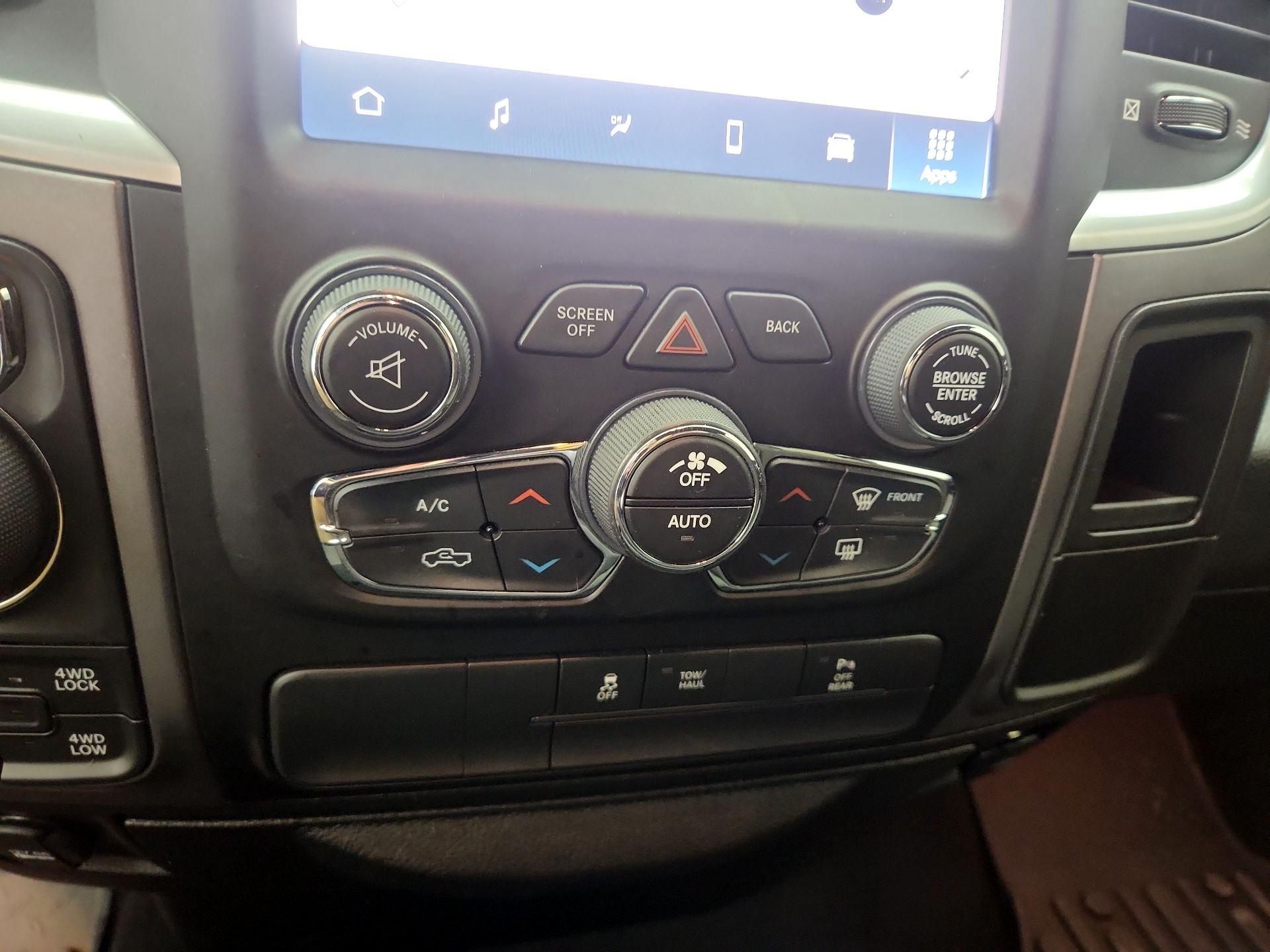 Thumbnail: 2022 RAM 1500 Classic - 16